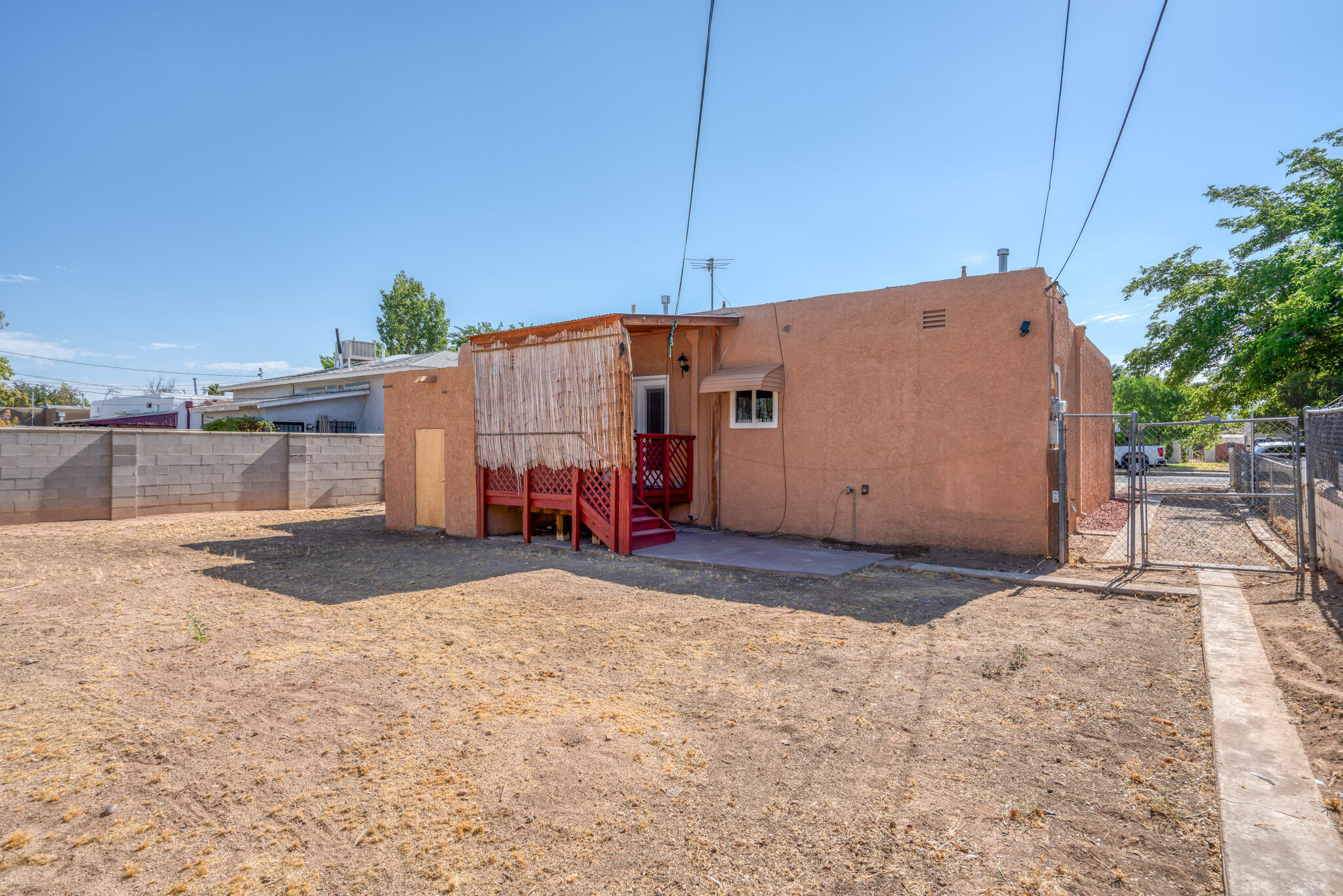 209 Cardenas Drive NE