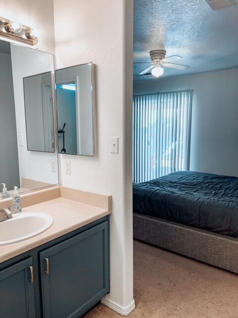 7205 Villa Tulipan NE