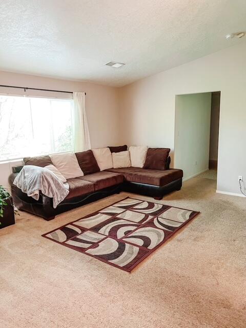 7205 Villa Tulipan NE