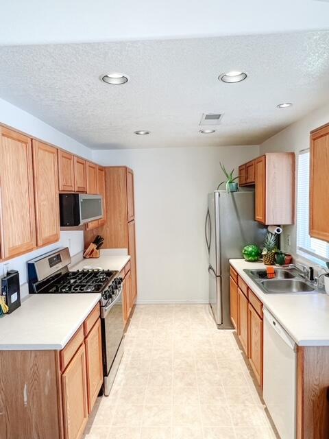 7205 Villa Tulipan NE