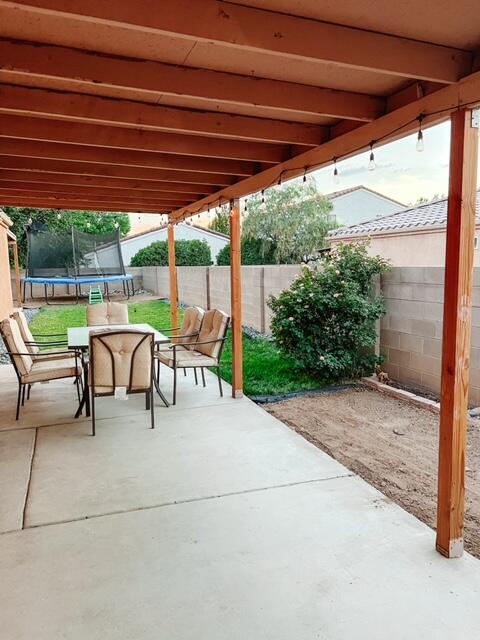 7205 Villa Tulipan NE