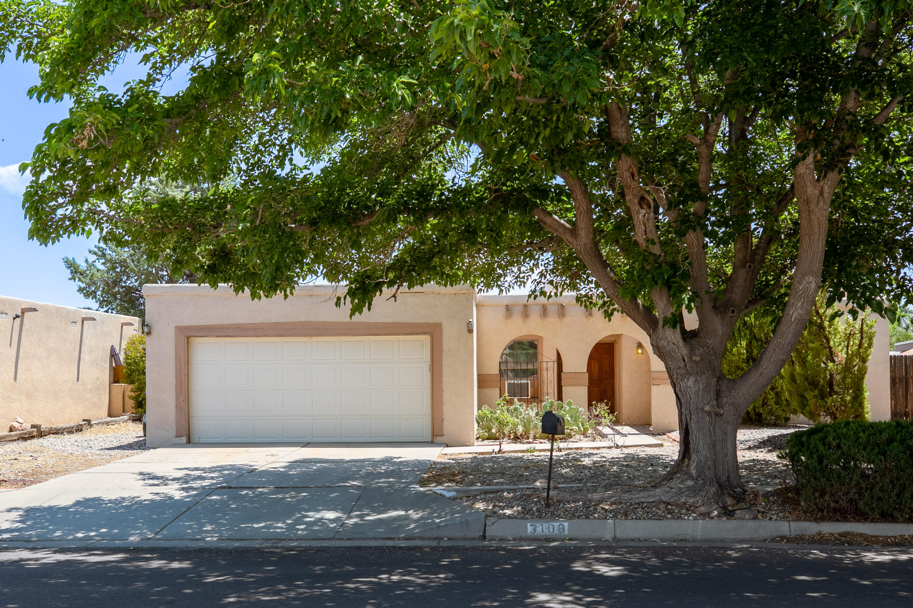 3108 Vista Del Sur Street NW