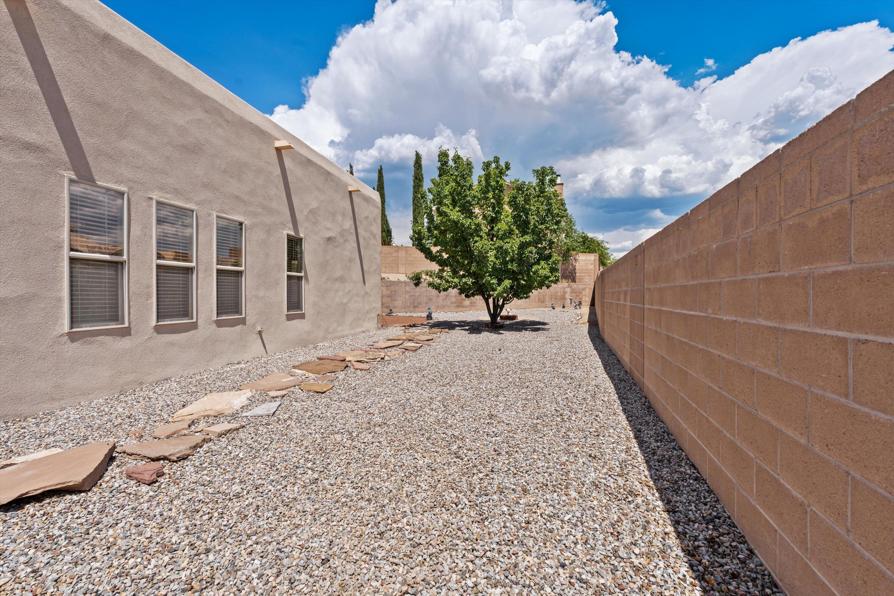 1844 Shadow Leader Place SE