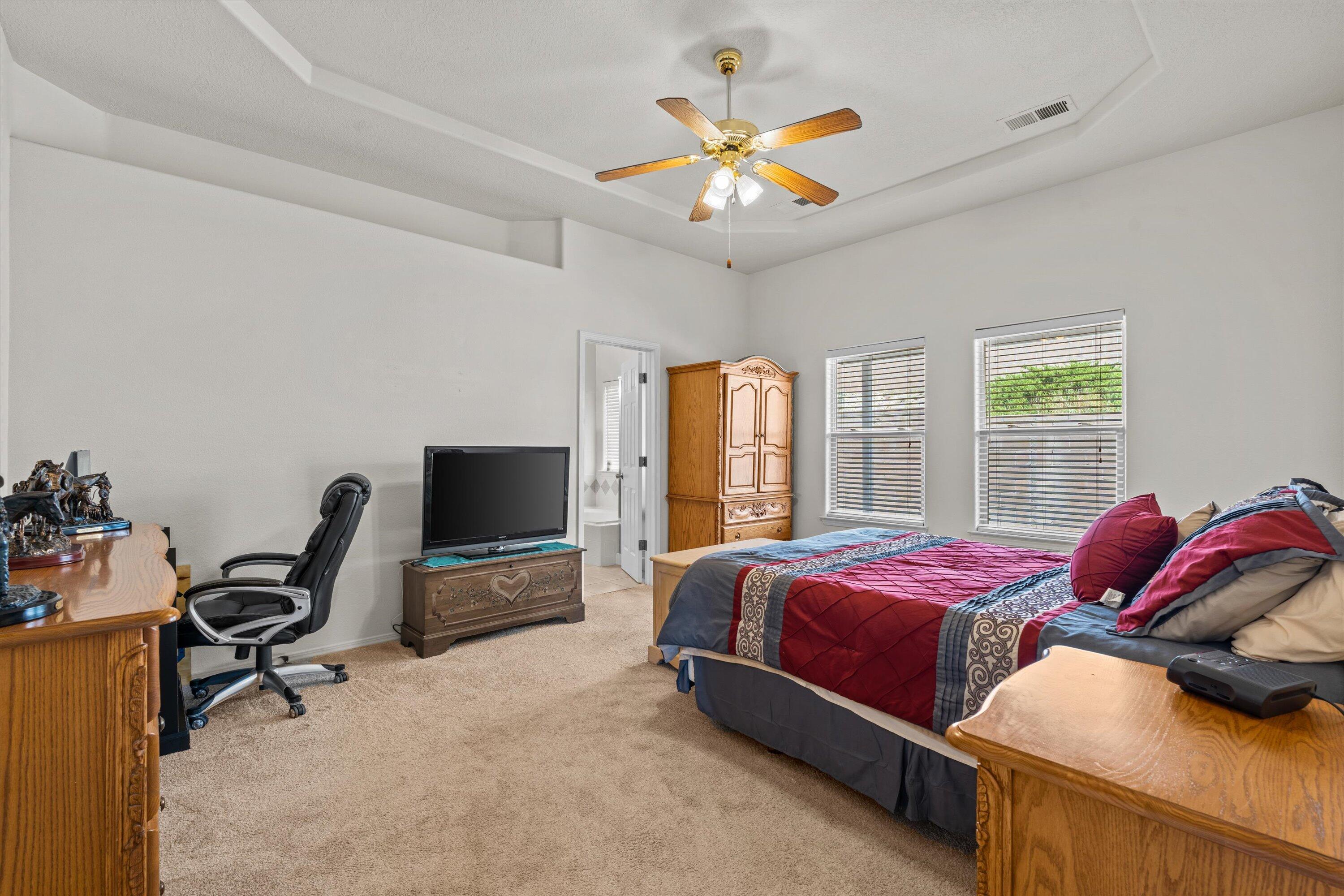 1844 Shadow Leader Place SE