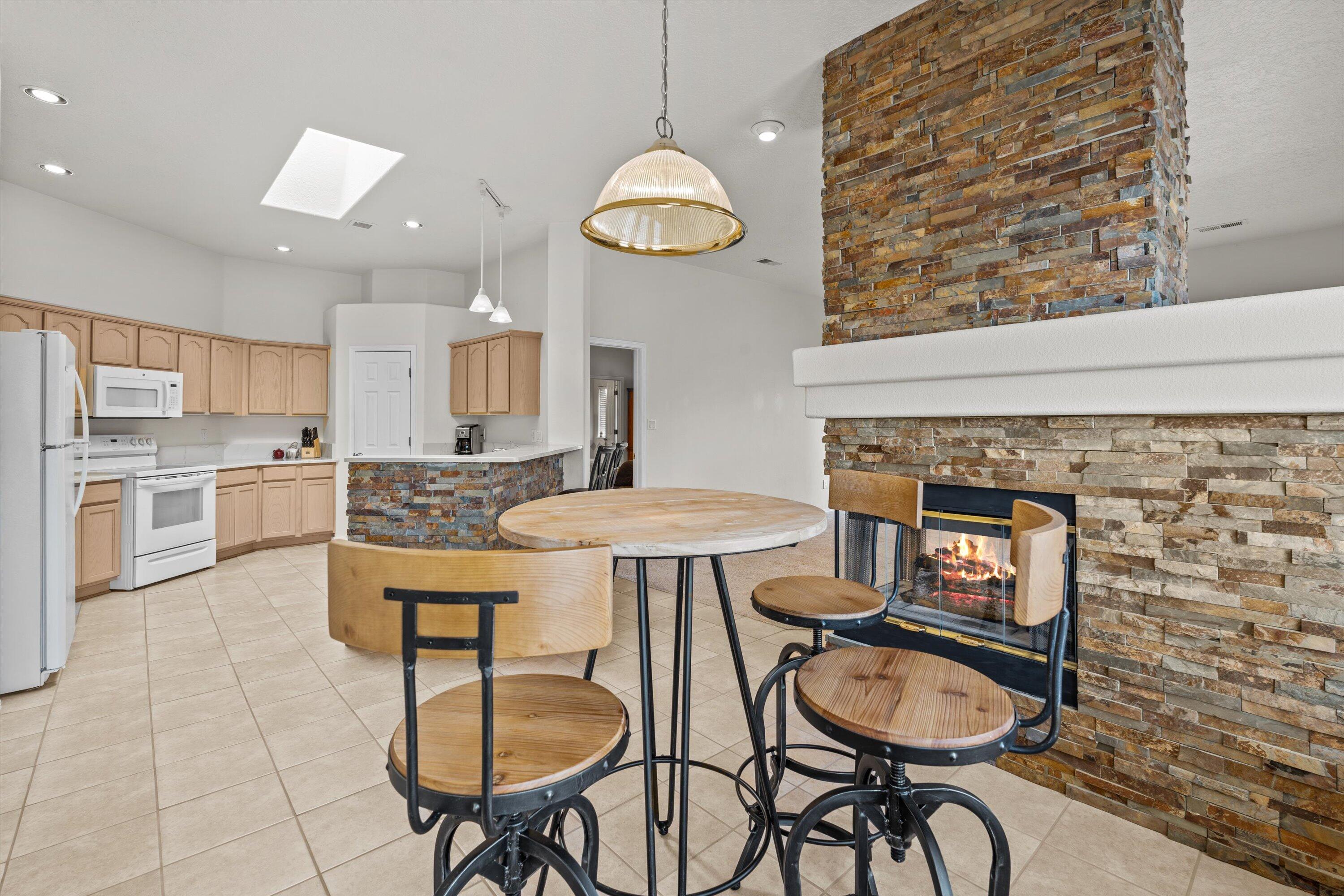 1844 Shadow Leader Place SE