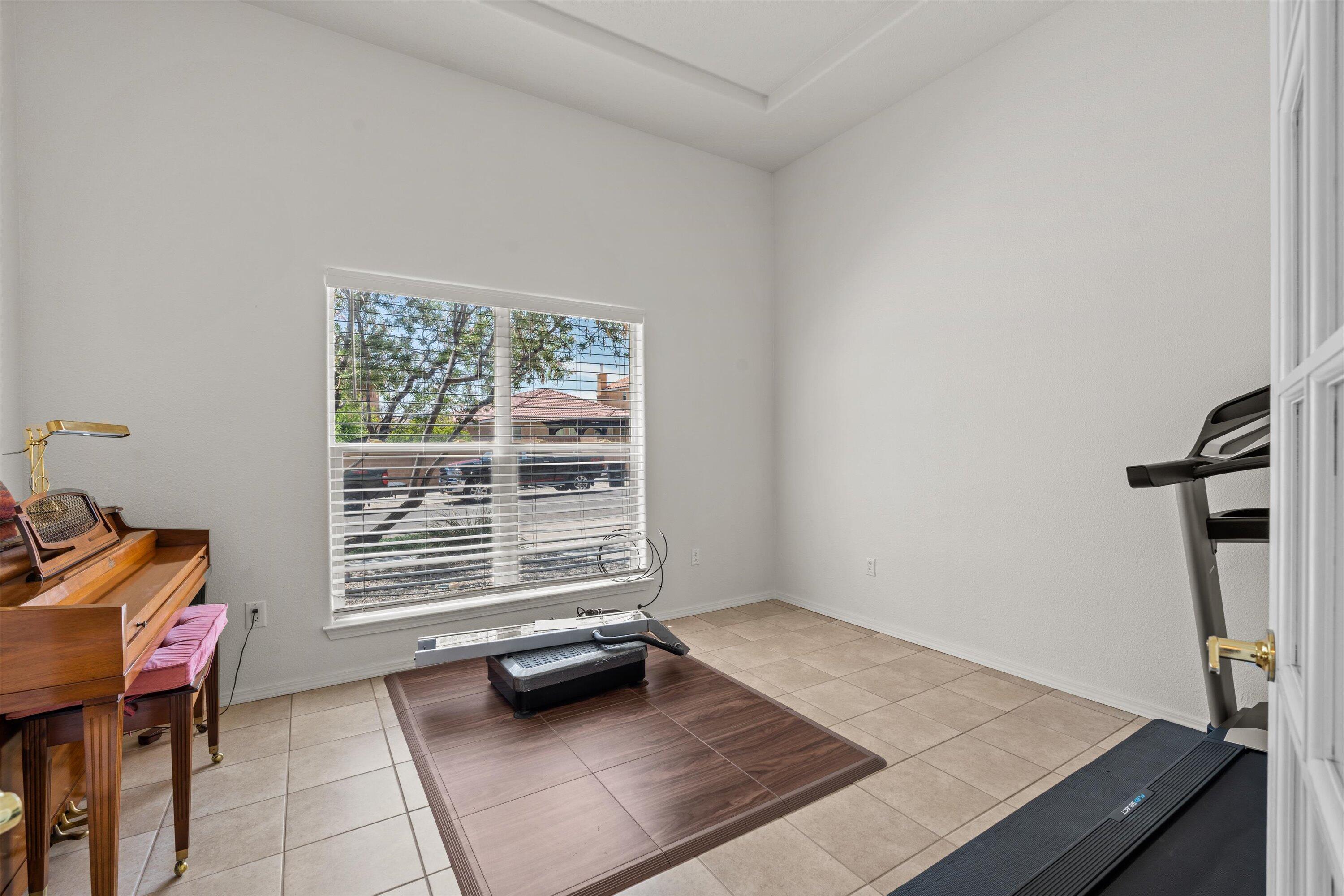 1844 Shadow Leader Place SE