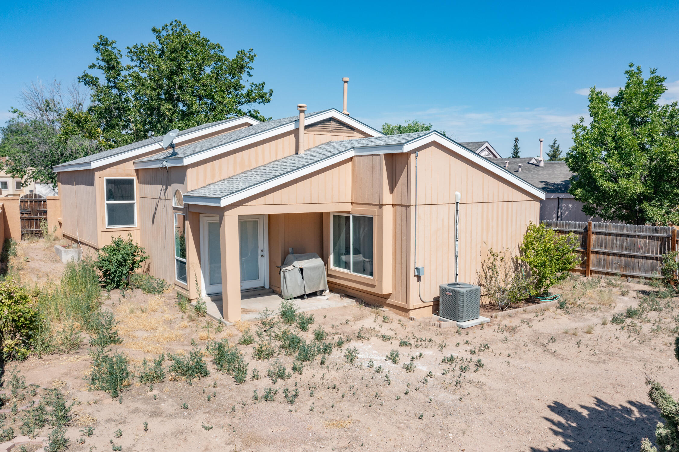1956 Lee Loop NE