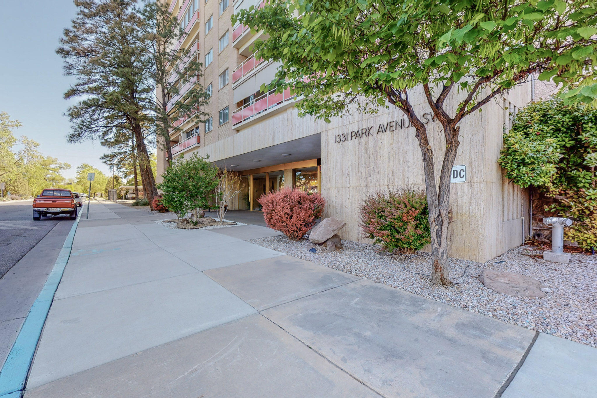 1331 Park Avenue SW 1211