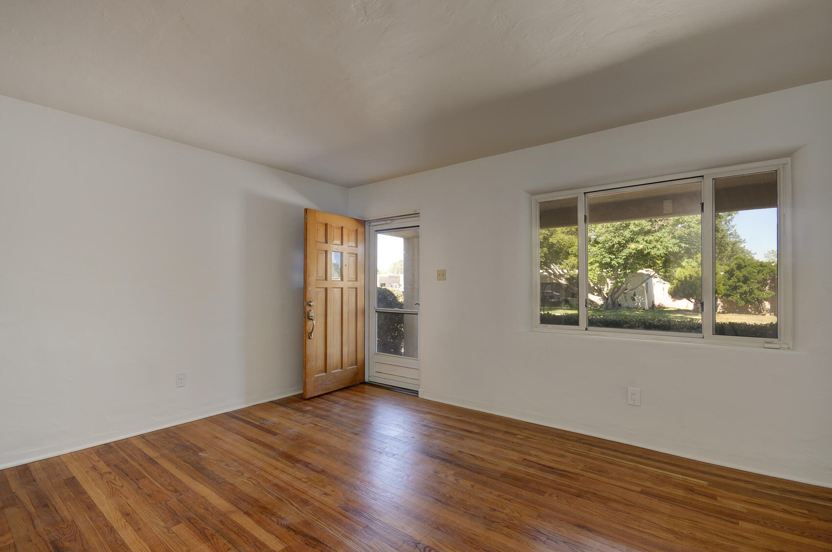 222 Sierra Place NE