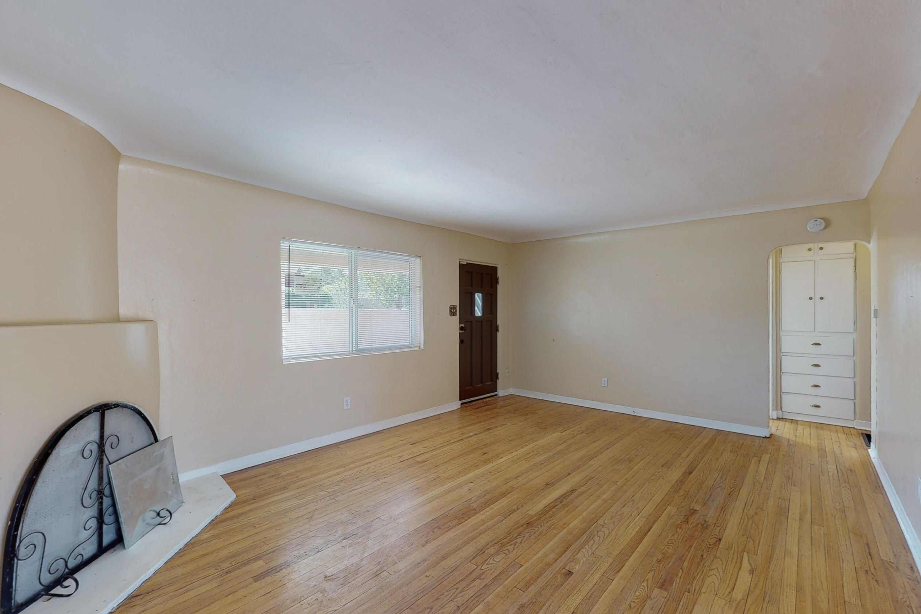 325 Laguayra Drive NE