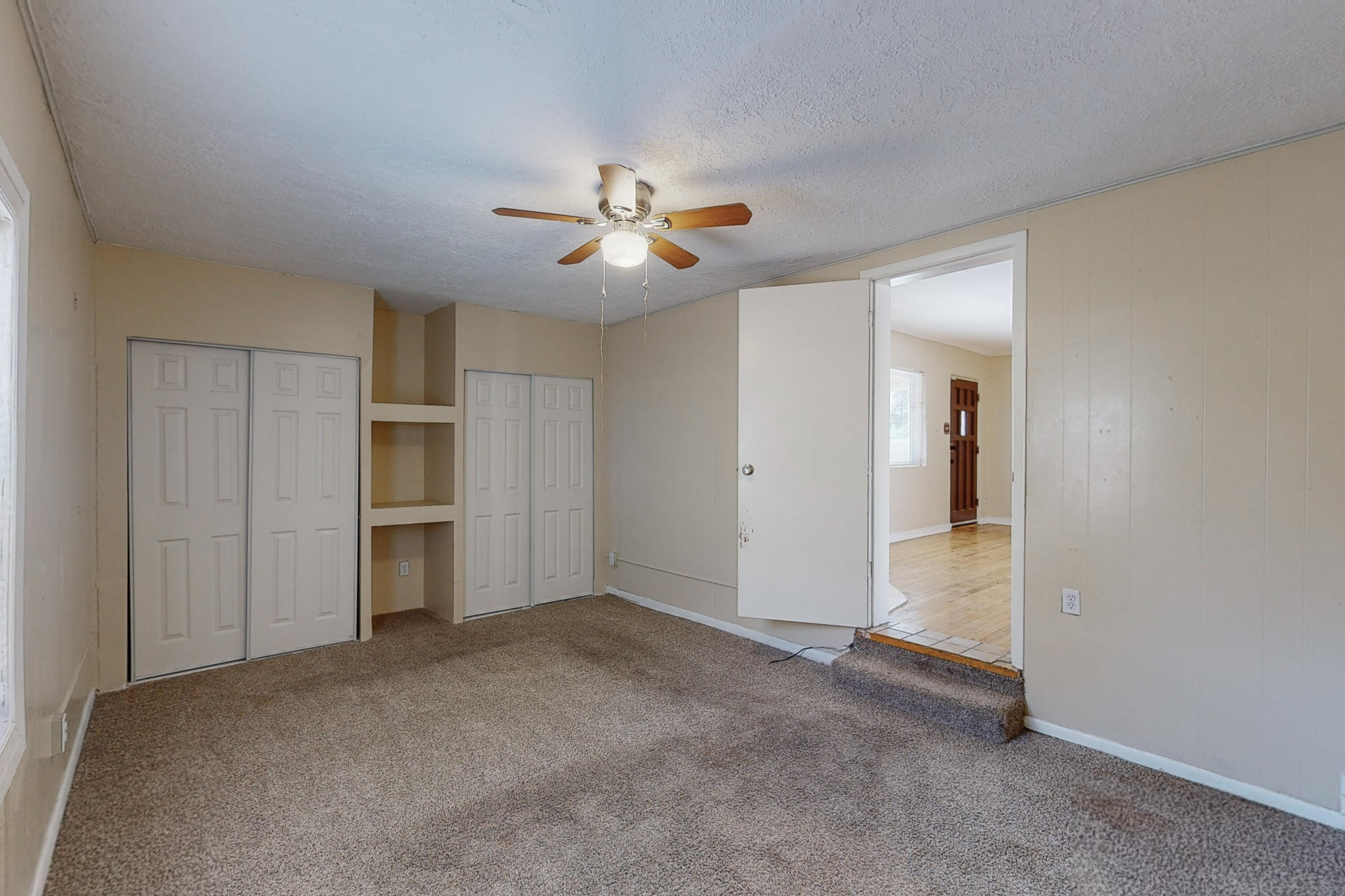 325 Laguayra Drive NE