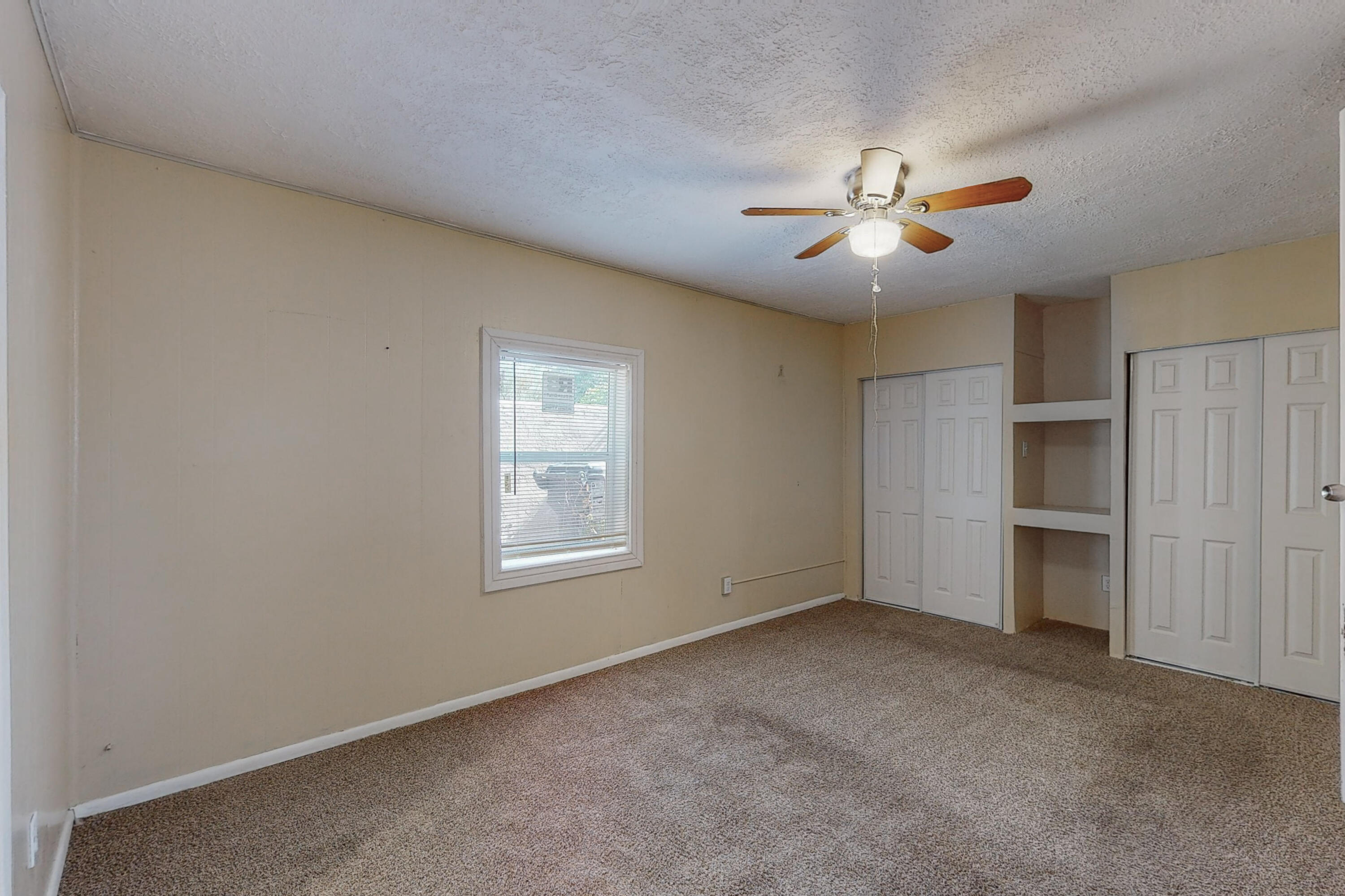 325 Laguayra Drive NE