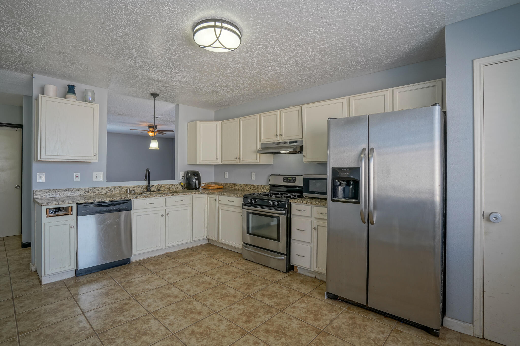 616 Sedona Meadows Drive NE