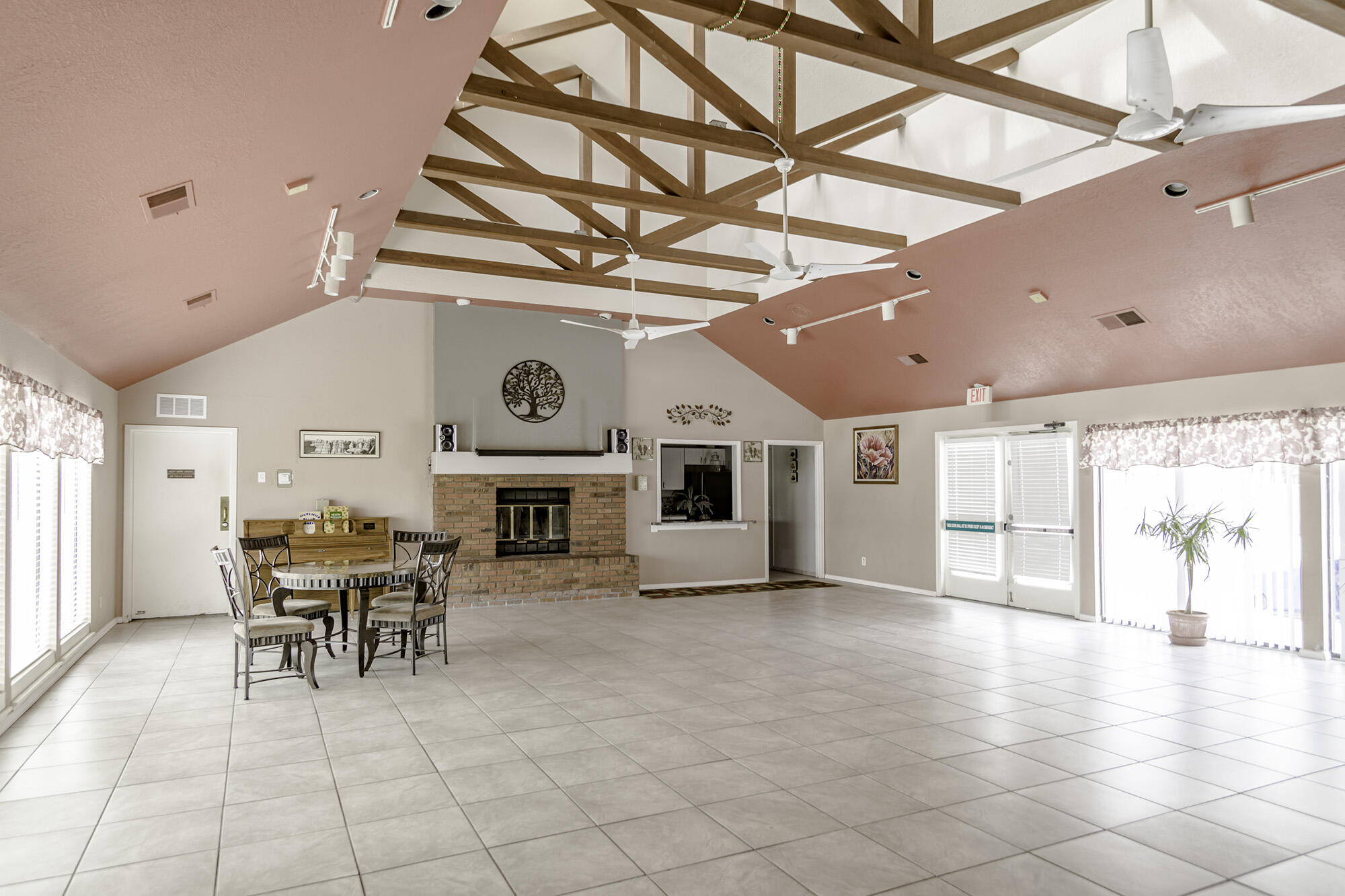 10525 Griffith Park Drive NE