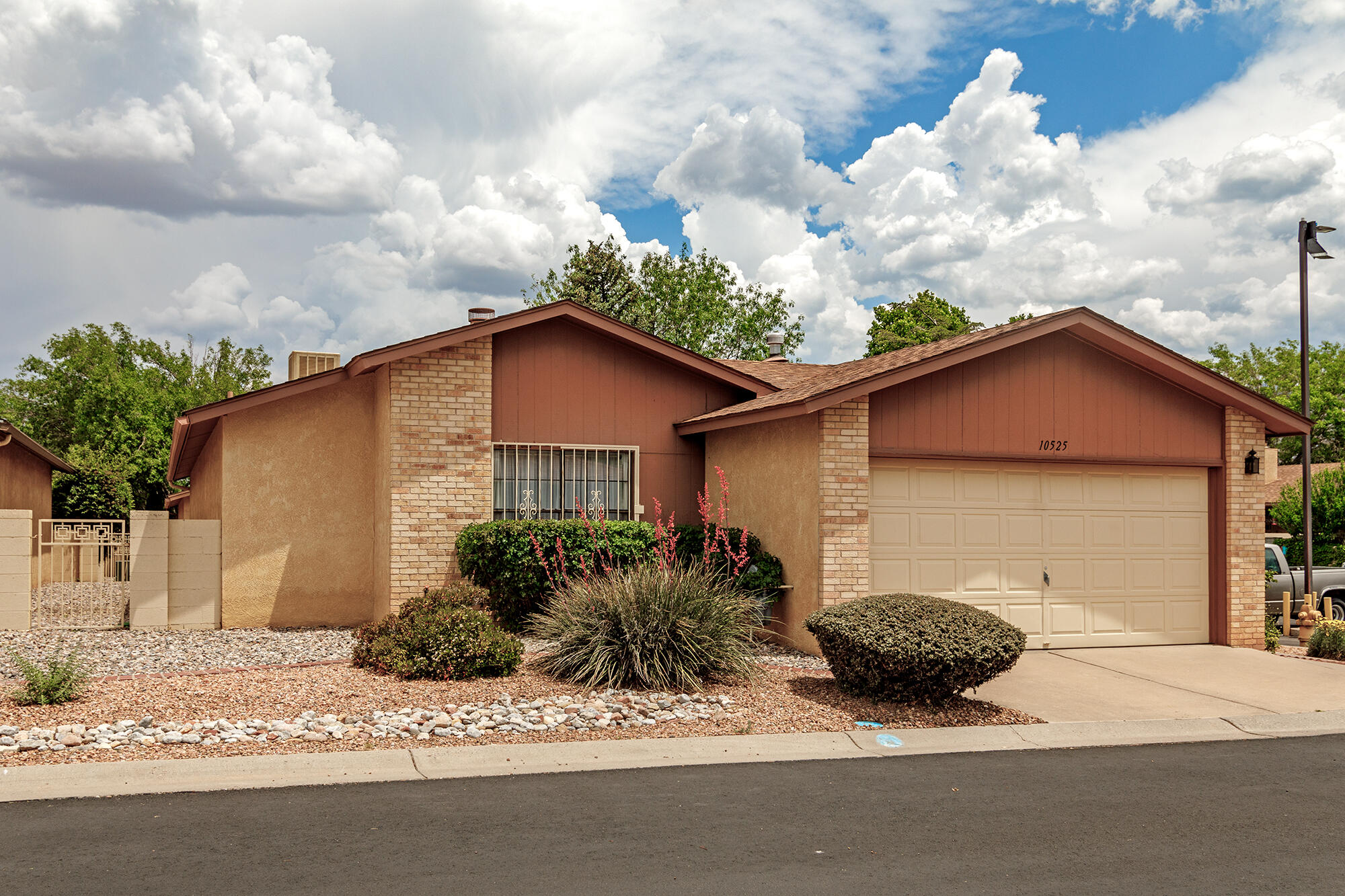 10525 Griffith Park Drive NE