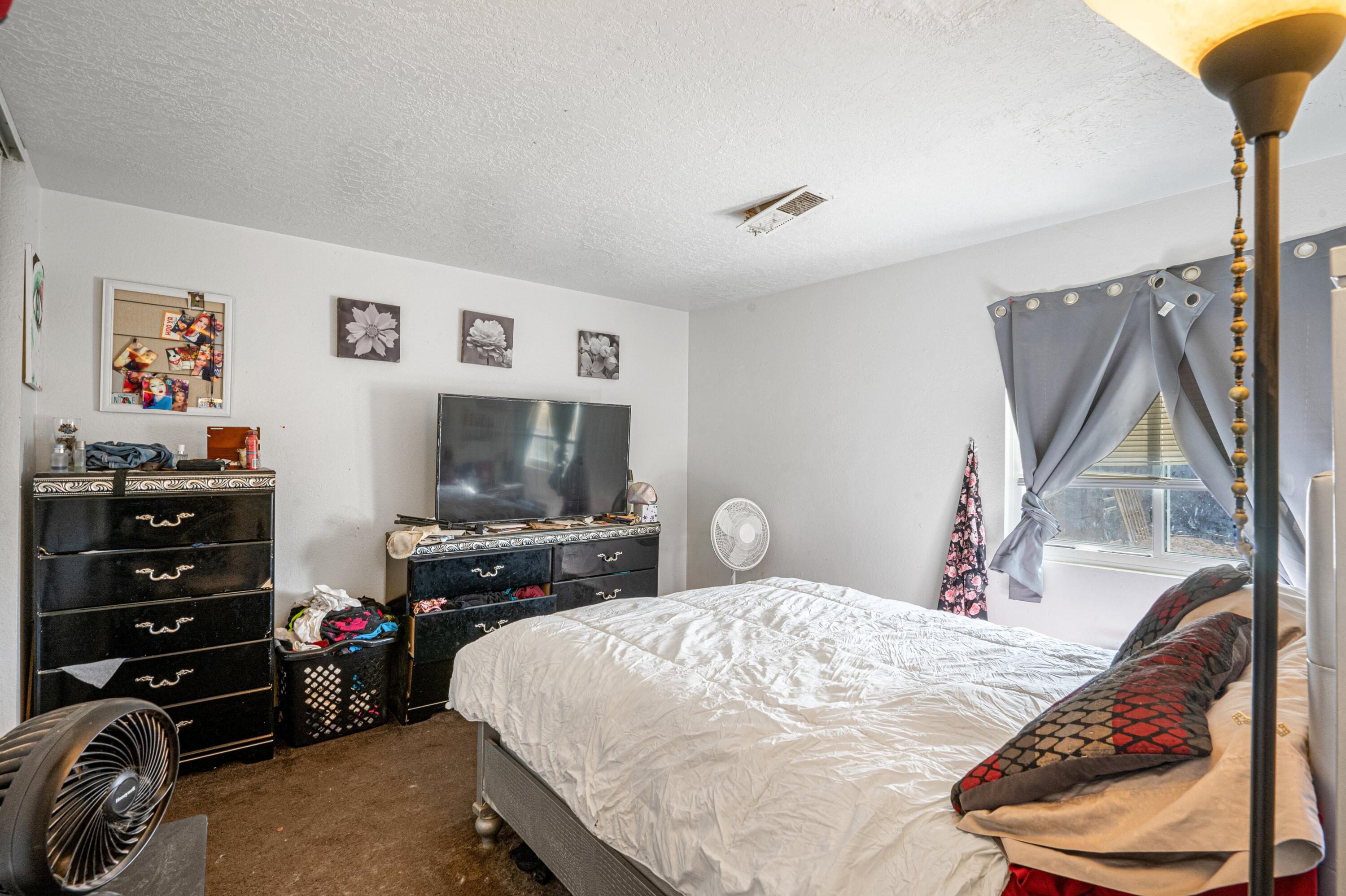 4858 Platinum Loop NE