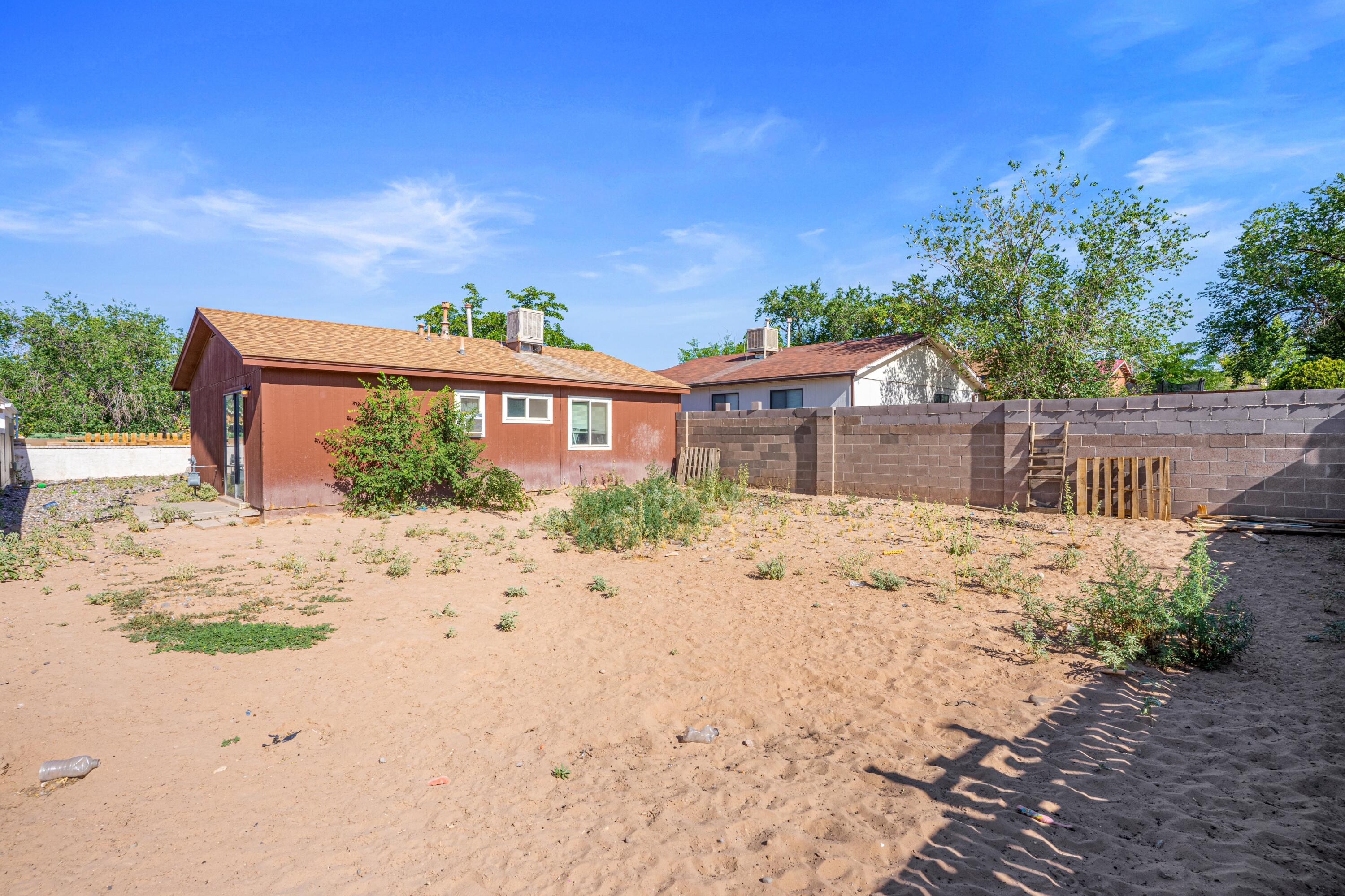 4858 Platinum Loop NE