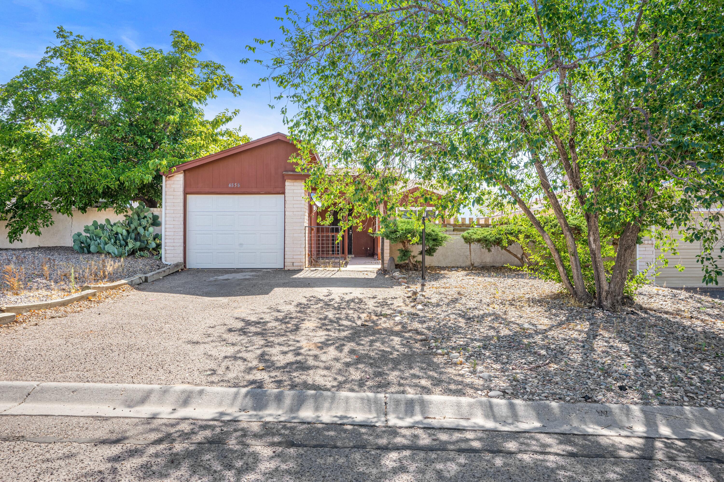 4858 Platinum Loop NE