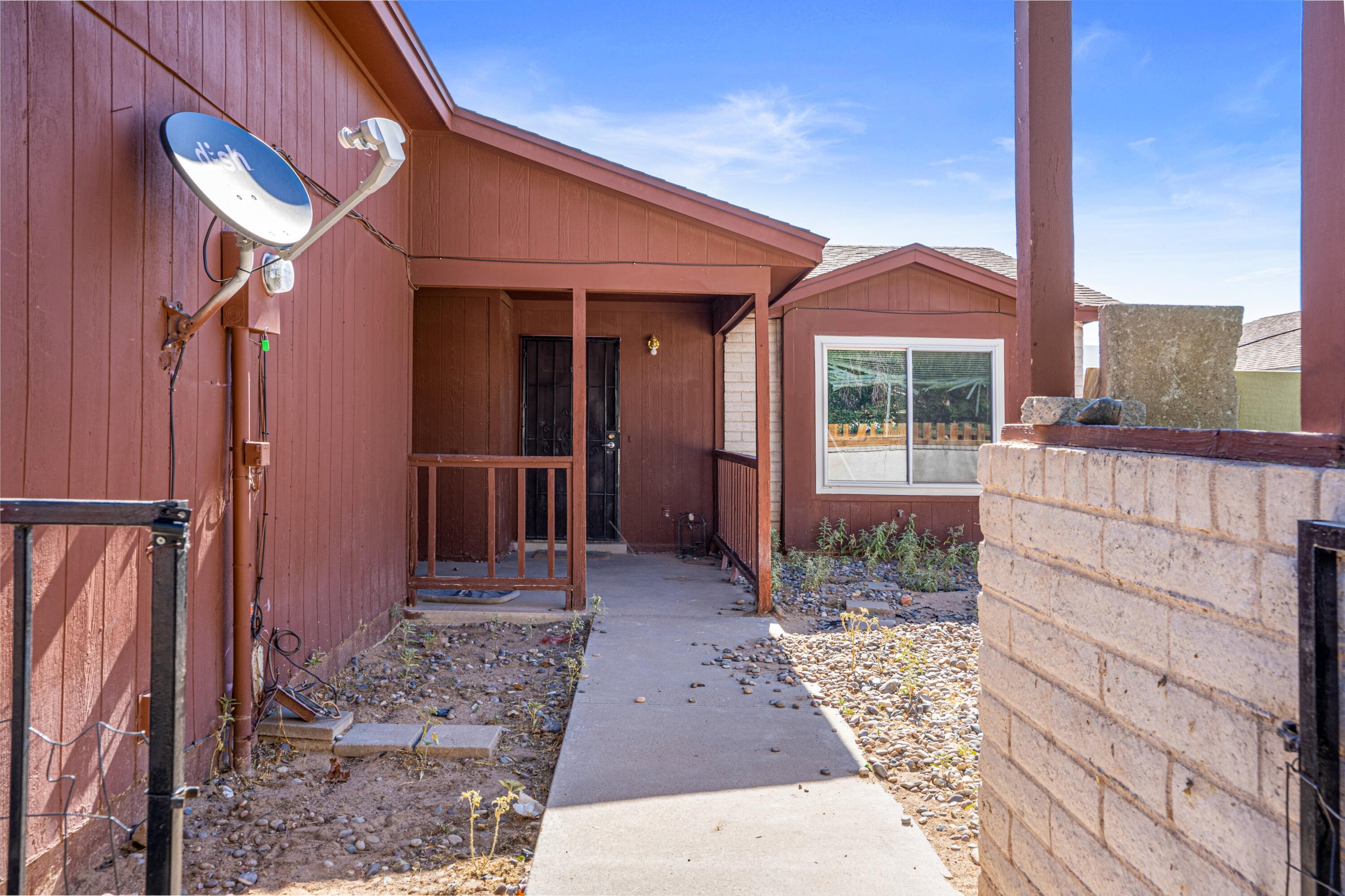 4858 Platinum Loop NE