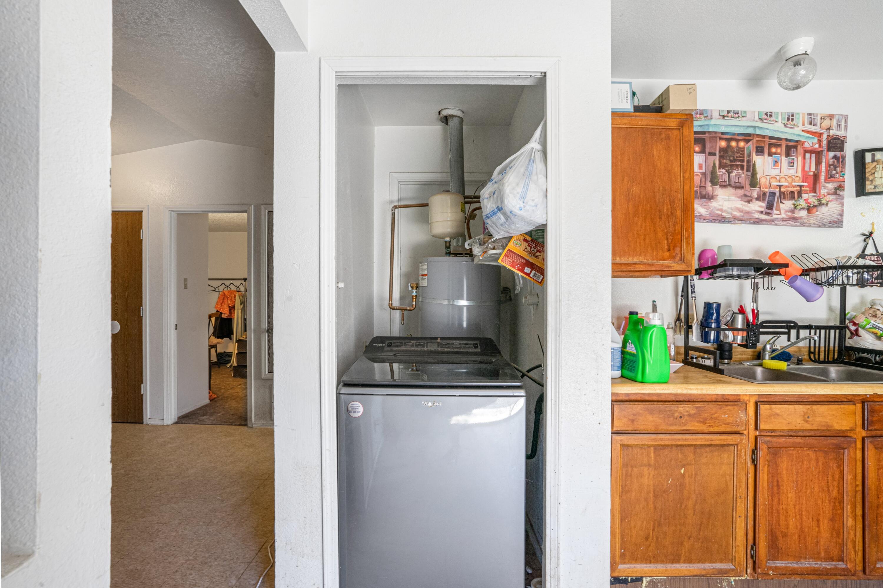 4858 Platinum Loop NE