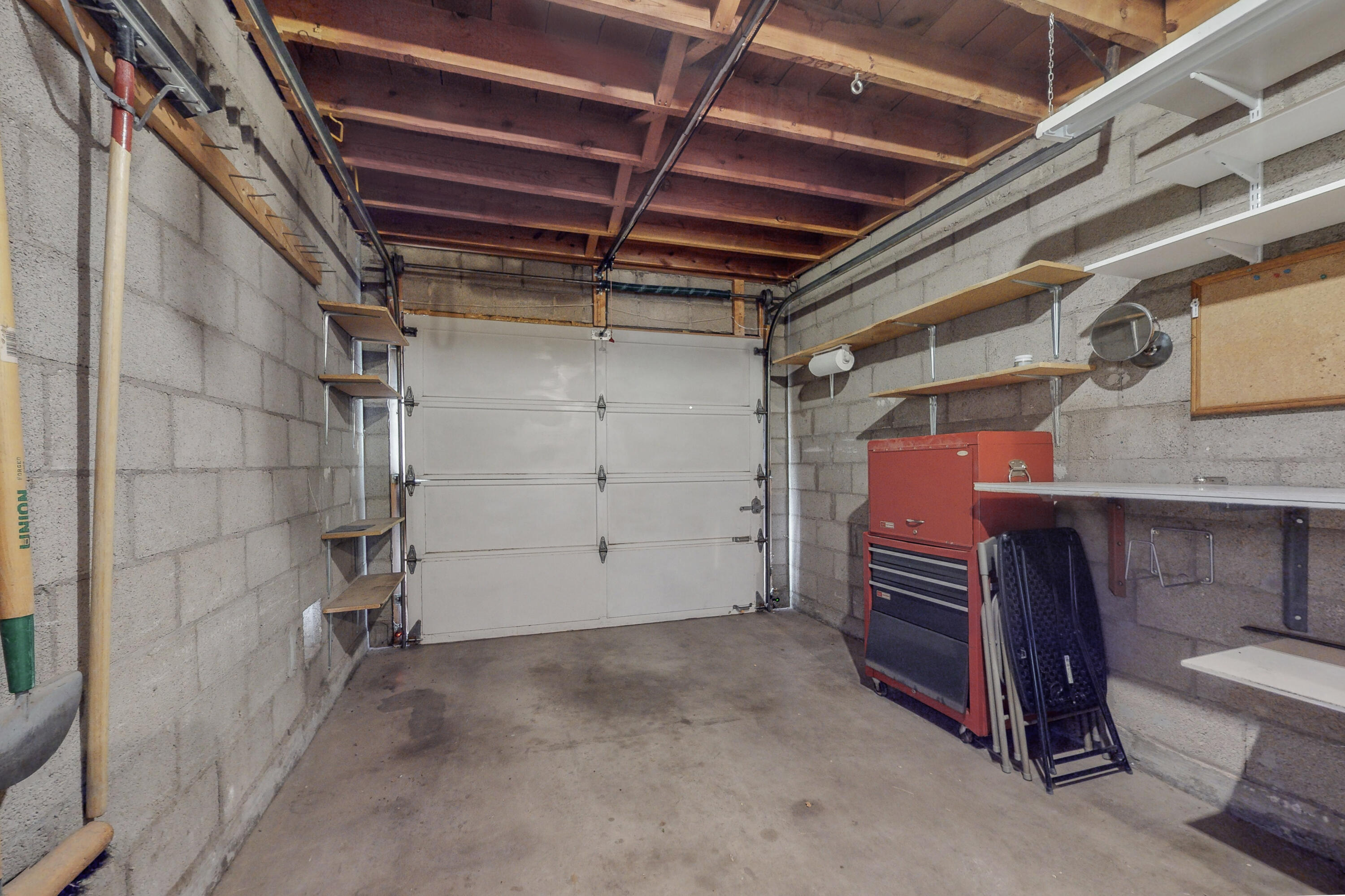 313 Valencia Drive NE