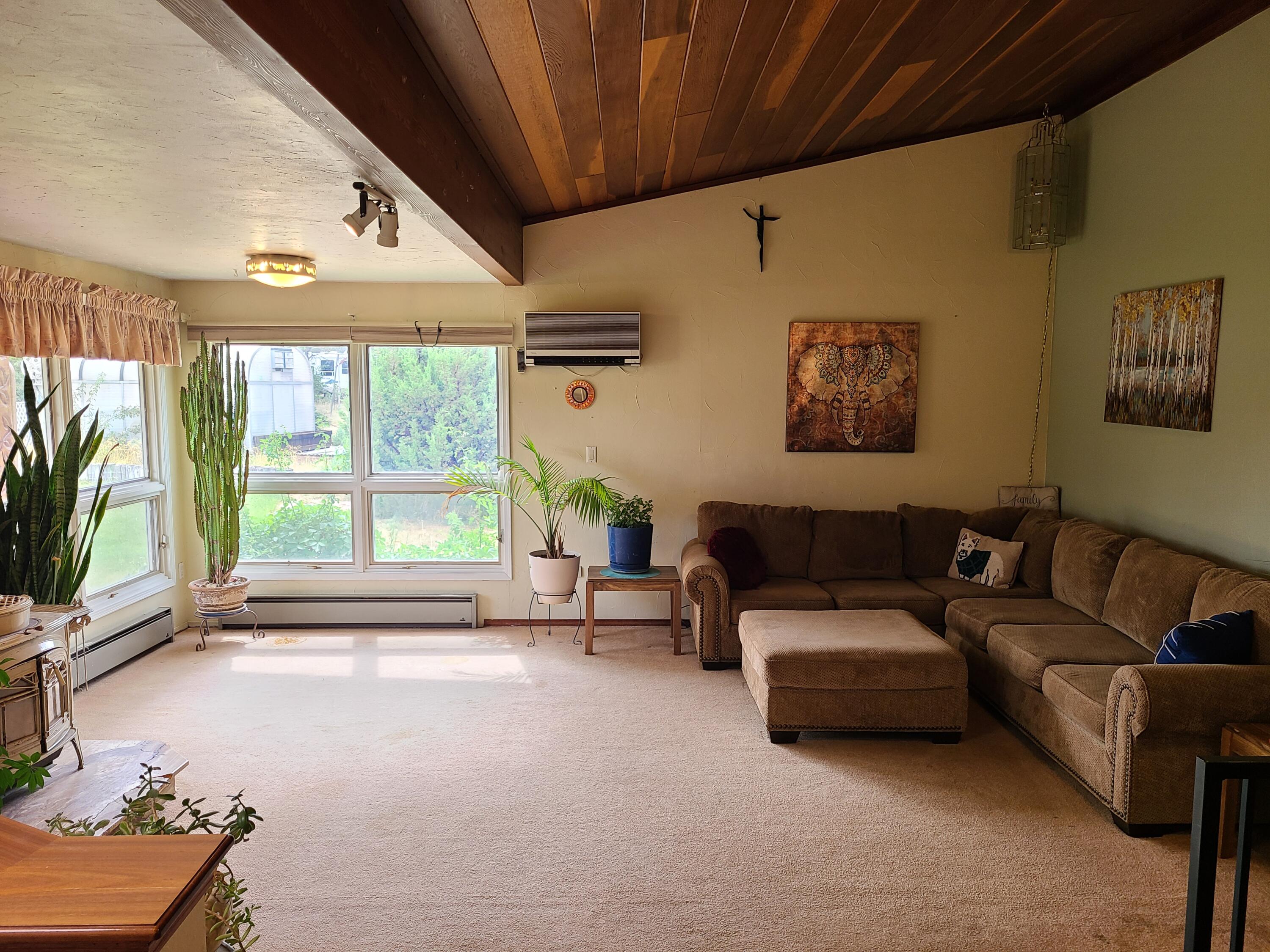 58 W Willard Road
