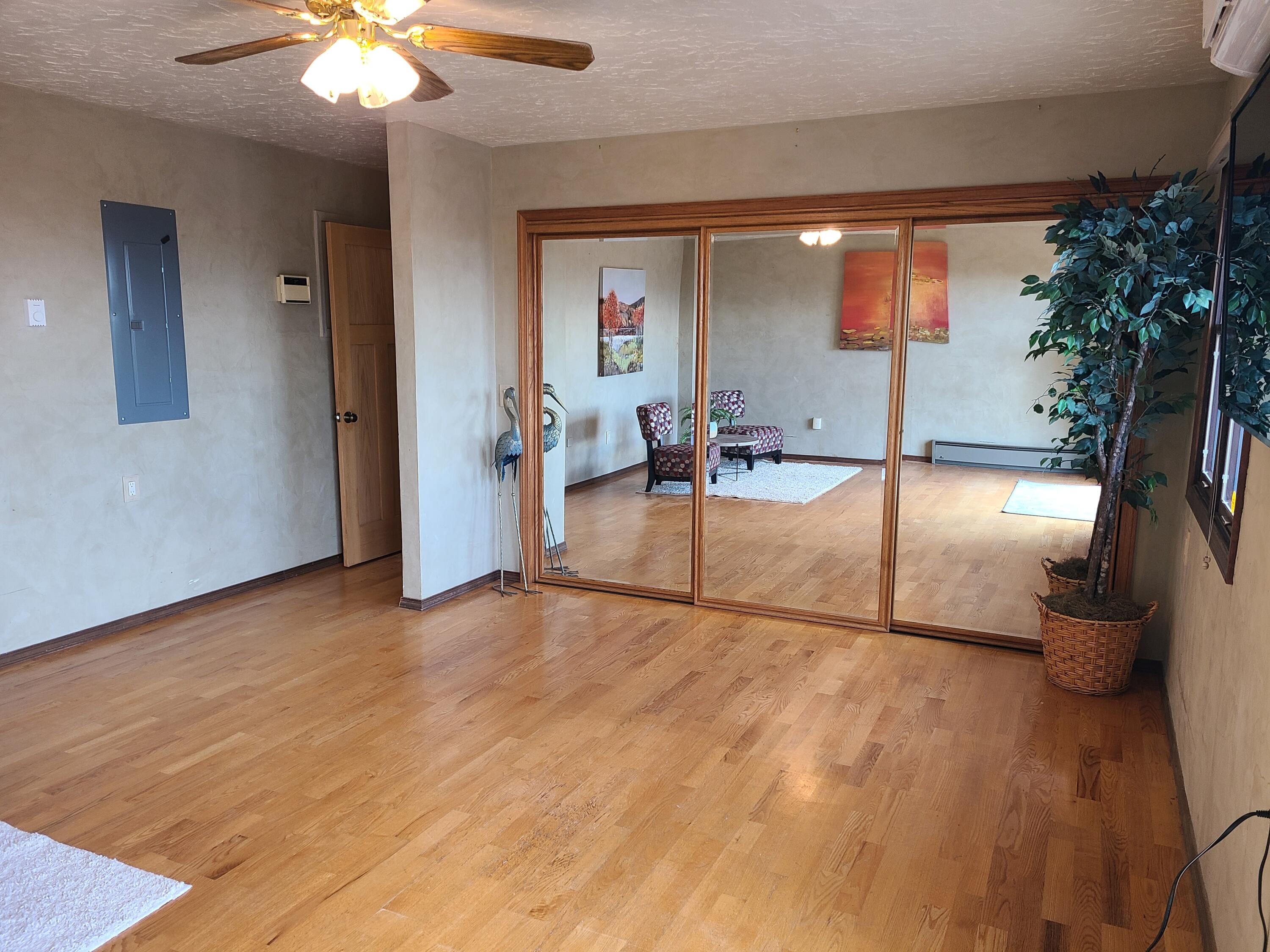58 W Willard Road