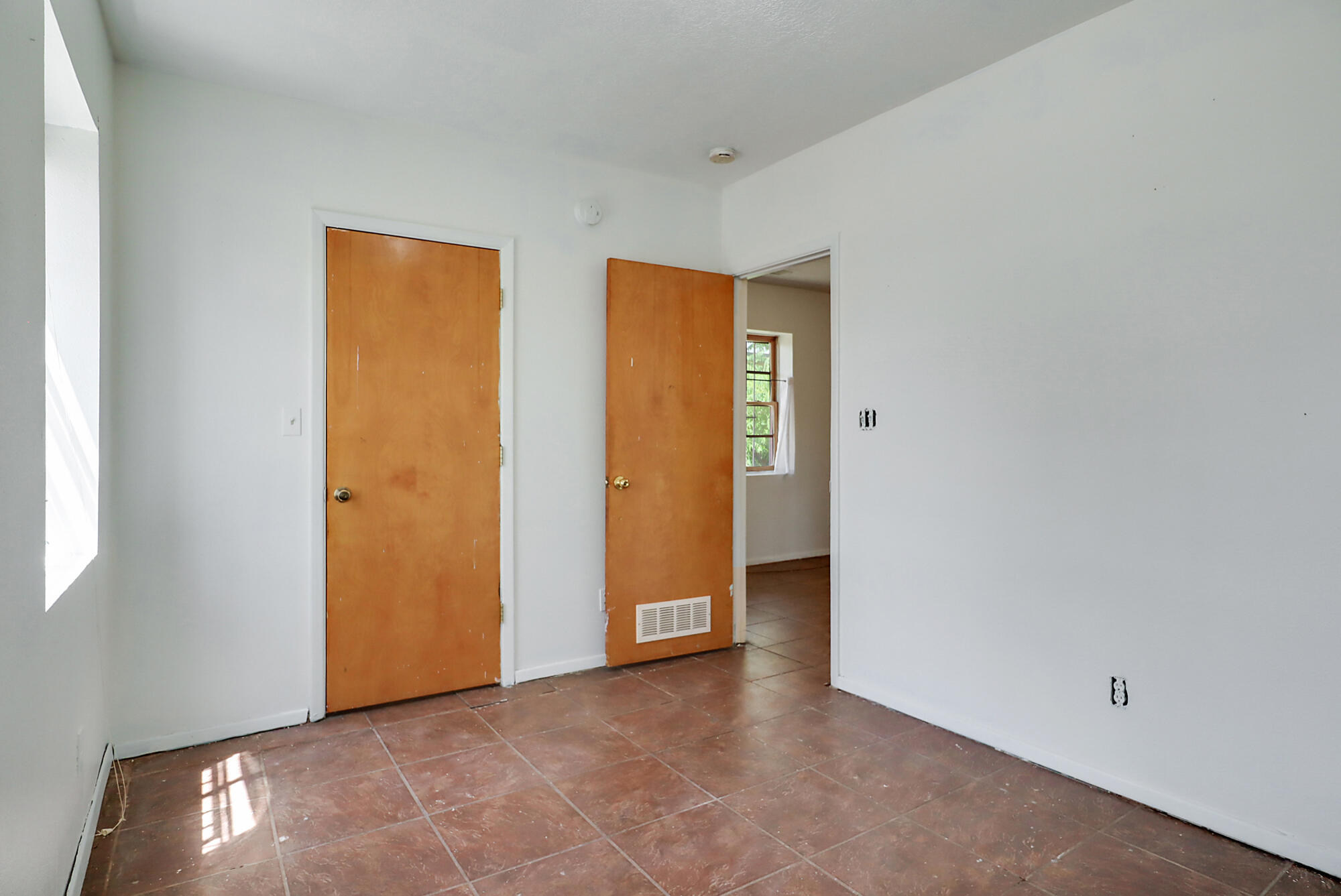 1307 Edith Boulevard SE