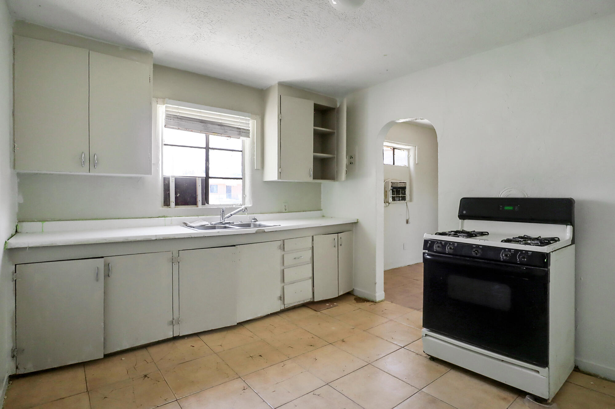 1307 Edith Boulevard SE