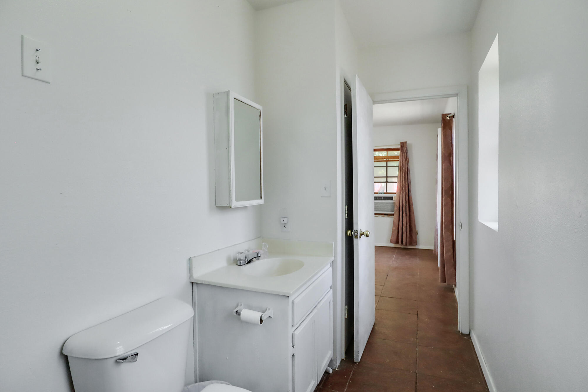 1307 Edith Boulevard SE