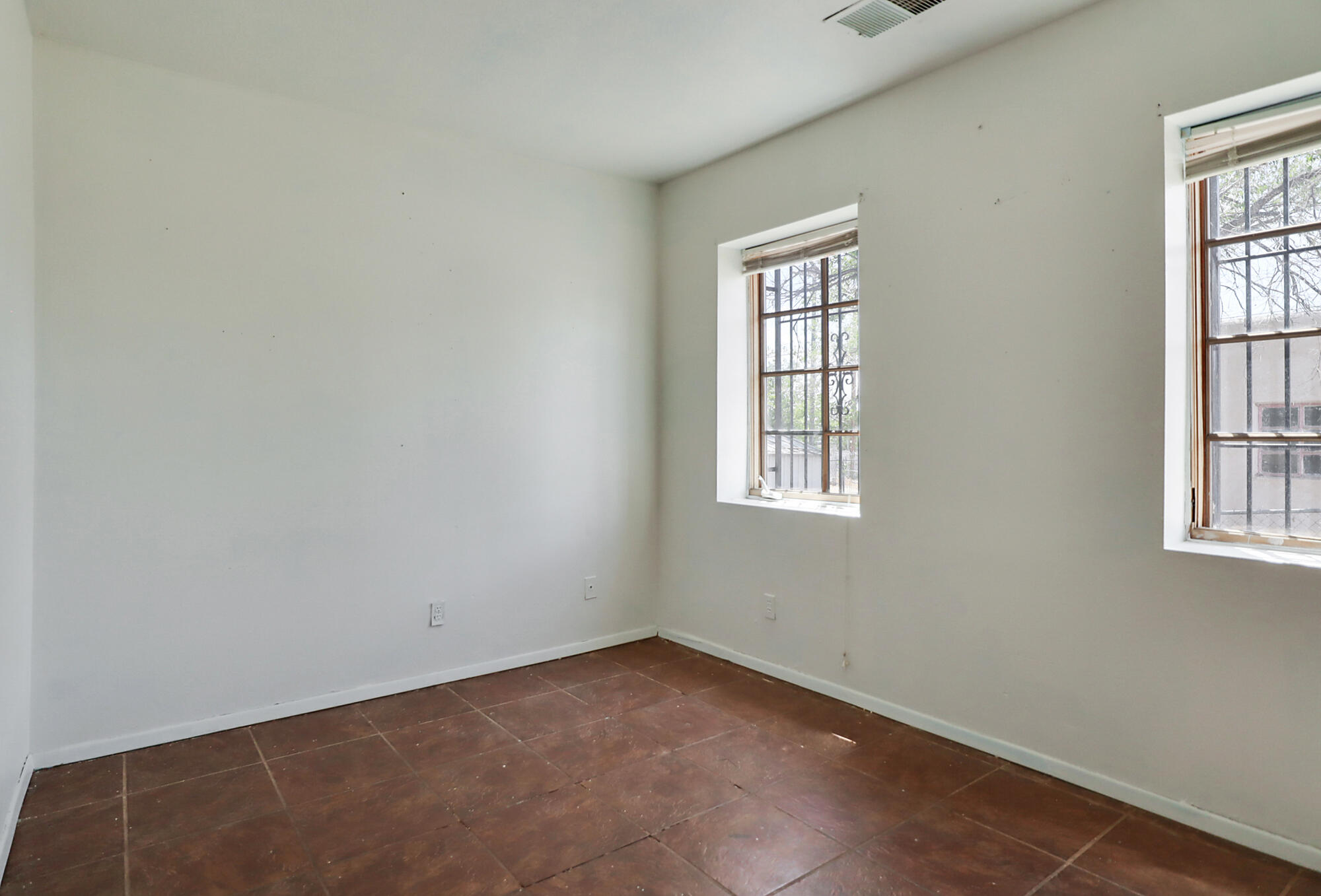 1307 Edith Boulevard SE