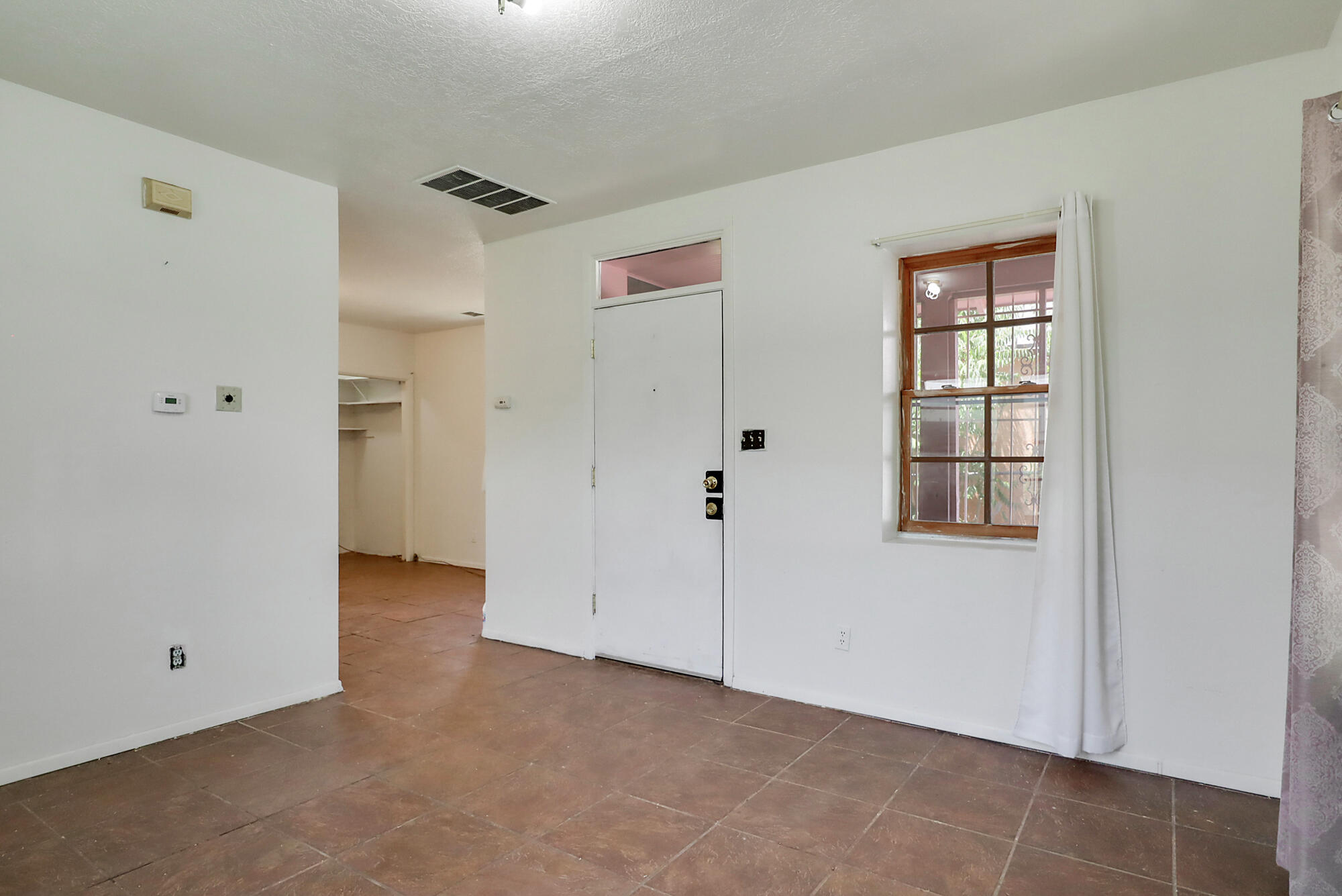 1307 Edith Boulevard SE