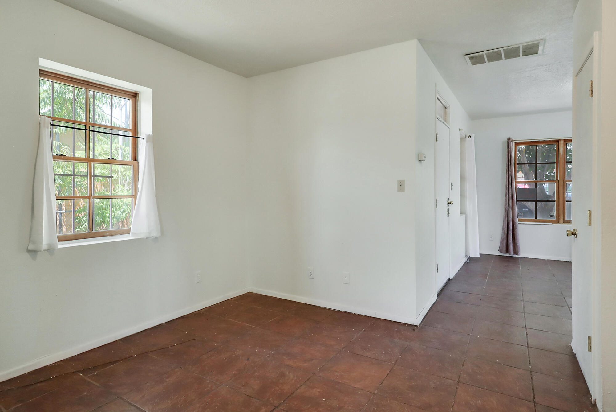 1307 Edith Boulevard SE