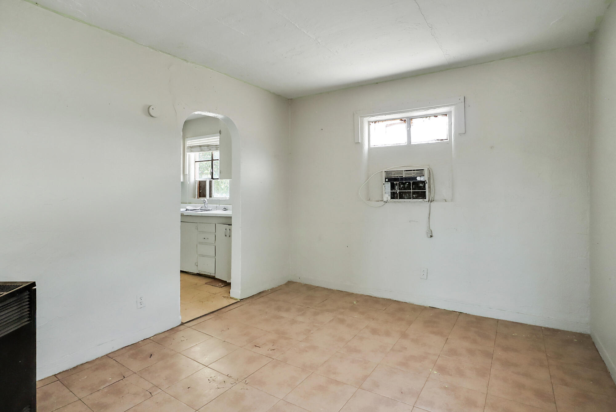 1307 Edith Boulevard SE