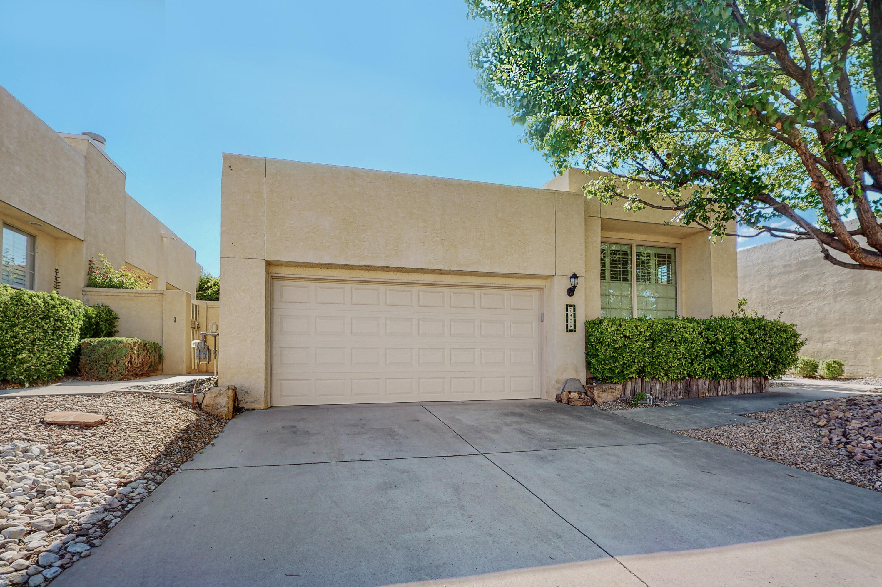 7908 Woodridge Drive NE