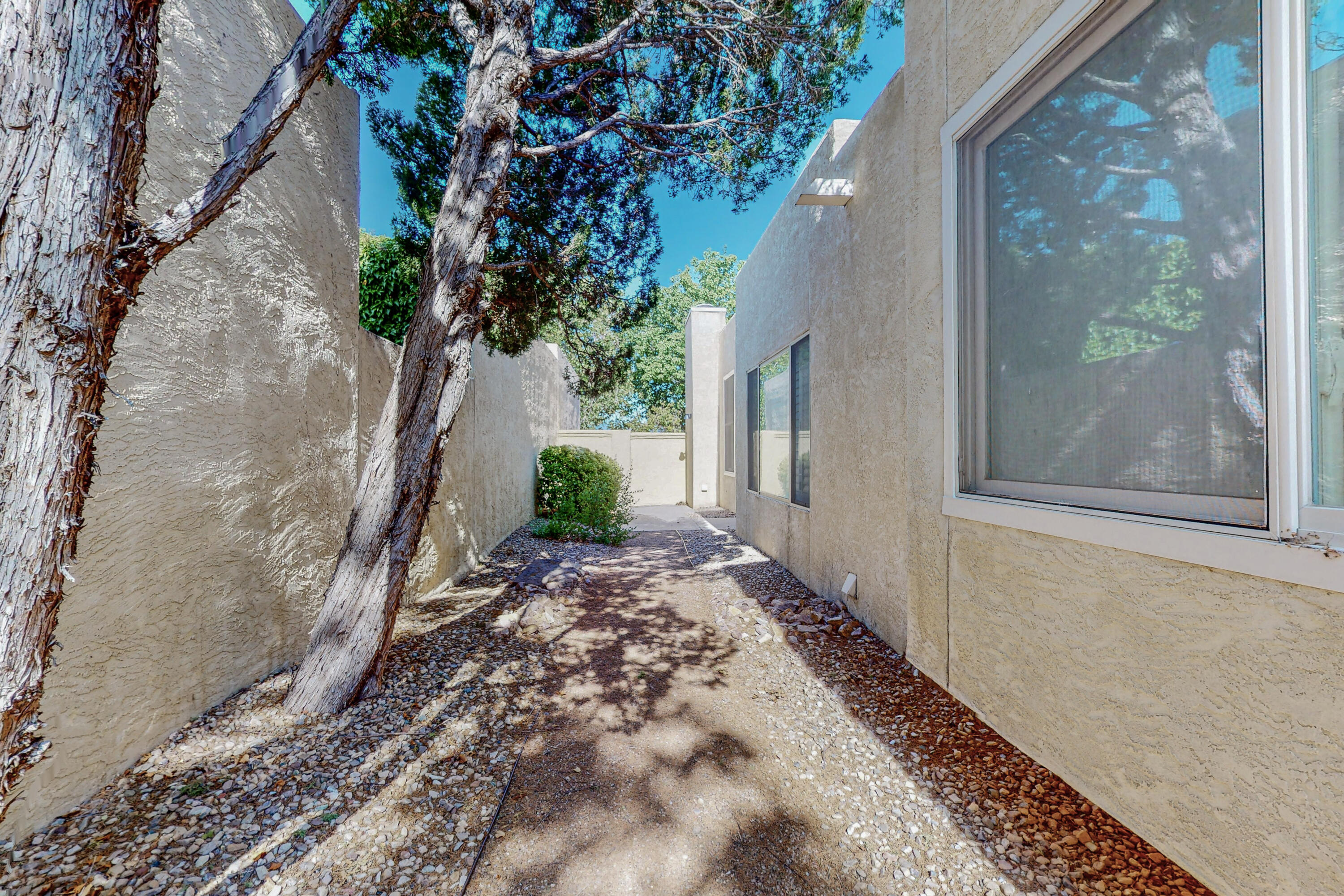 7908 Woodridge Drive NE