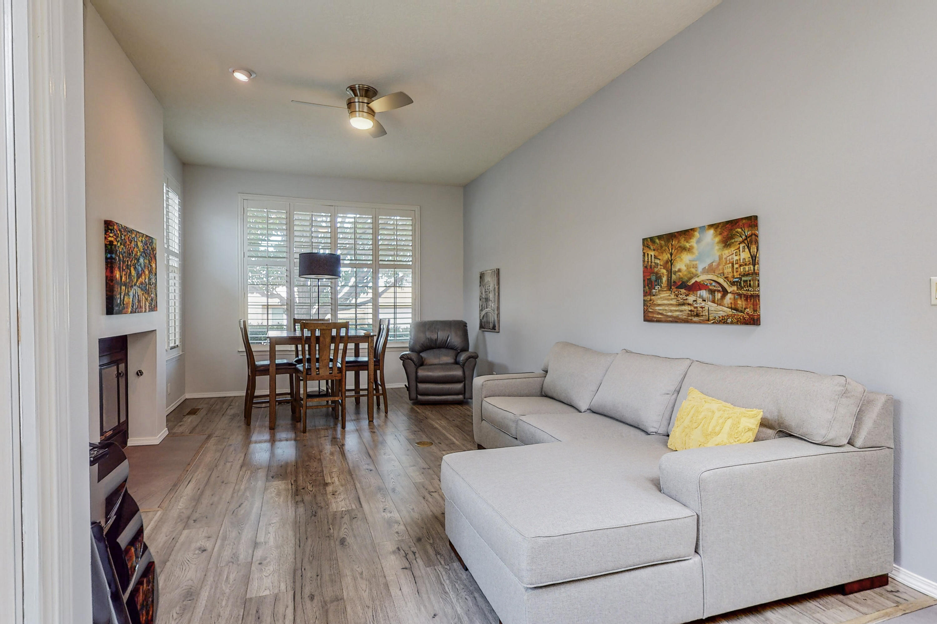 7908 Woodridge Drive NE