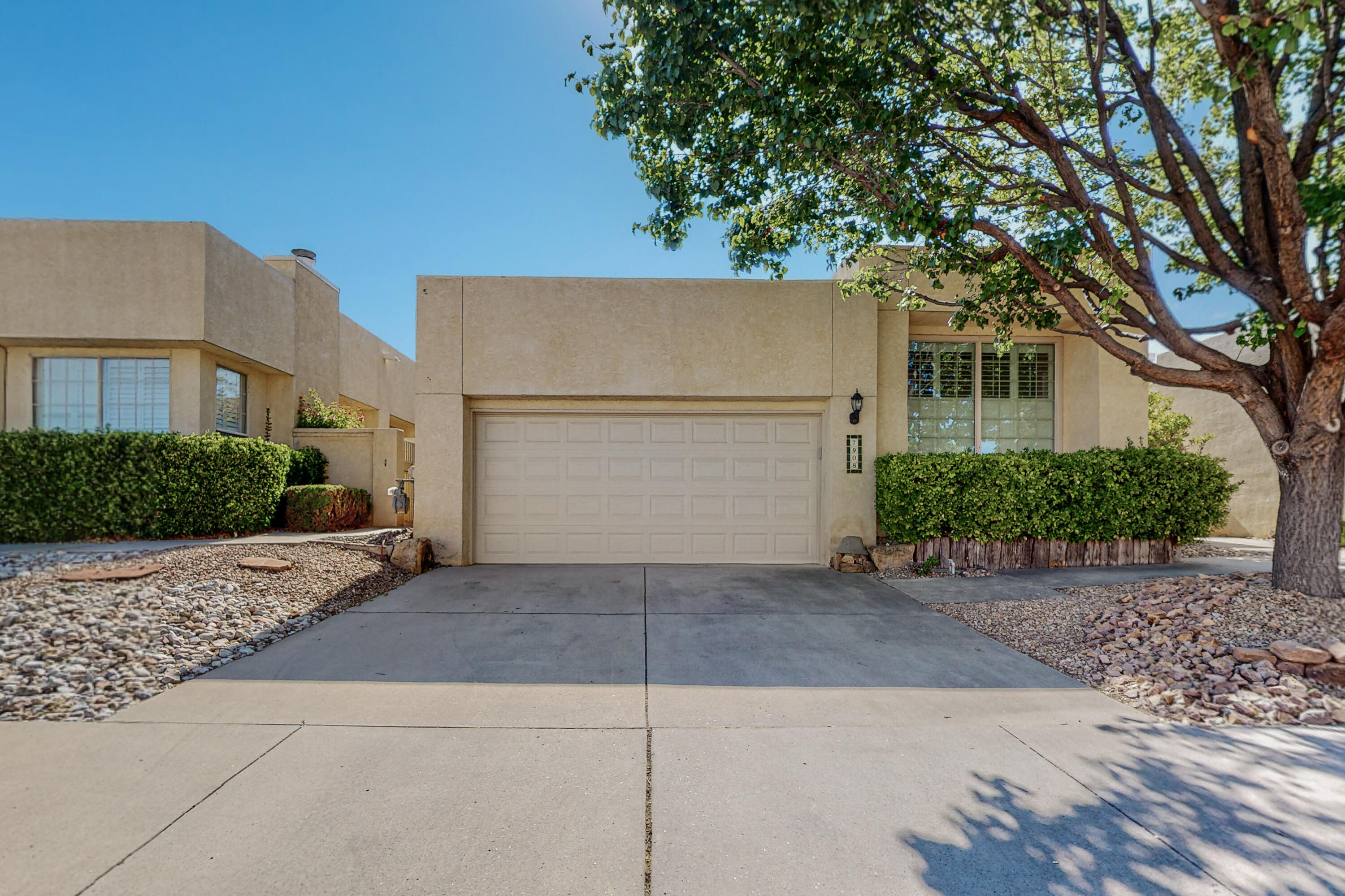 7908 Woodridge Drive NE