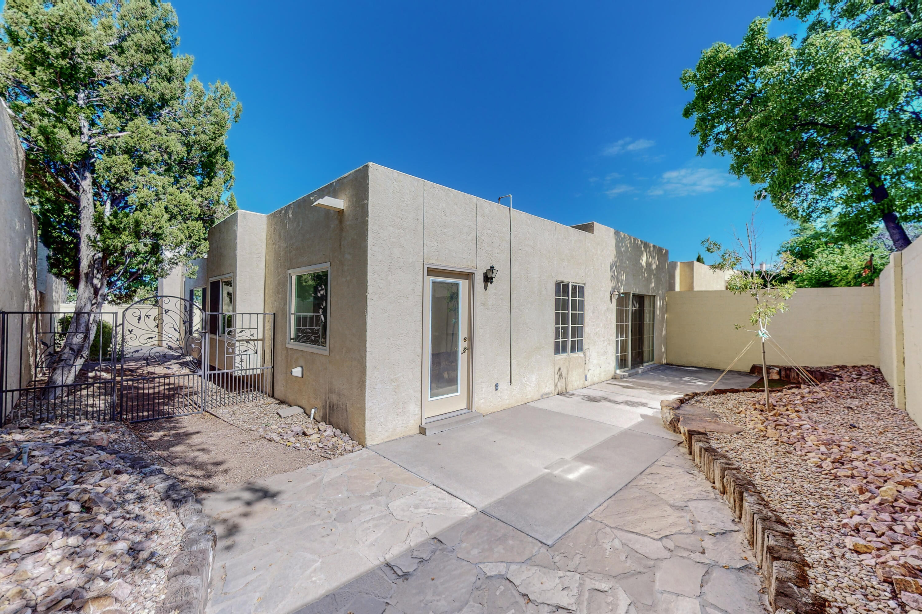7908 Woodridge Drive NE