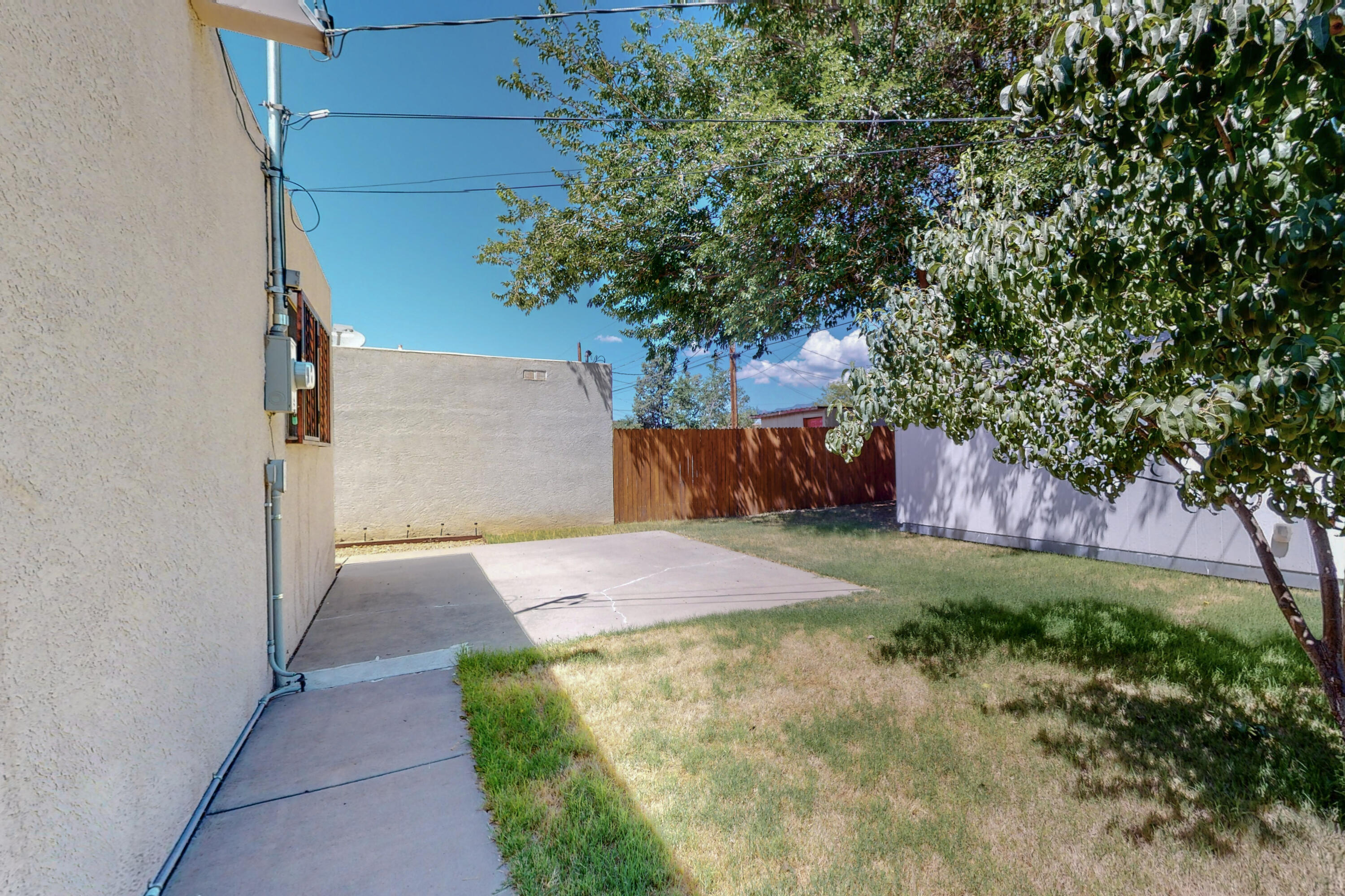 612 Palomas Drive SE