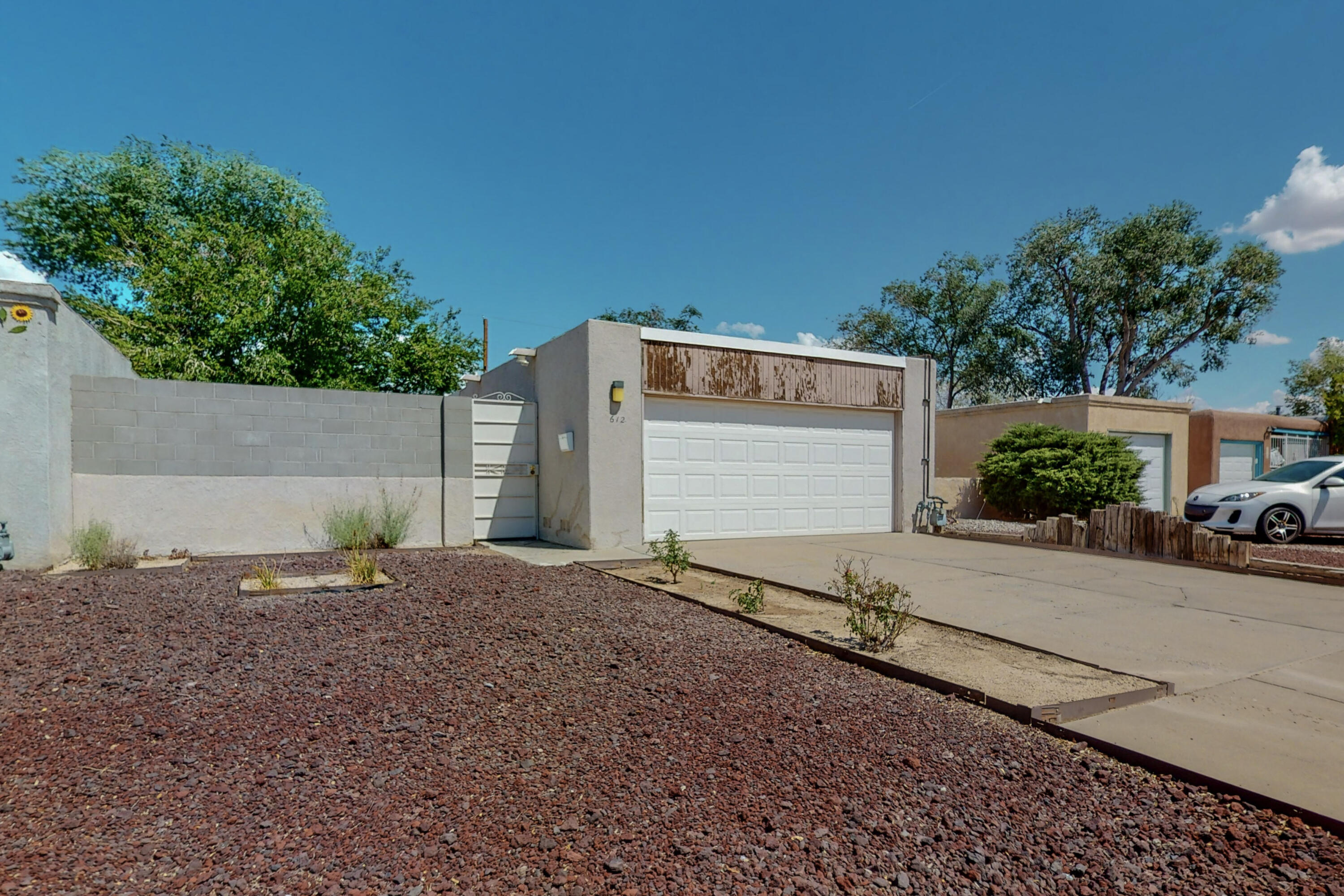 612 Palomas Drive SE
