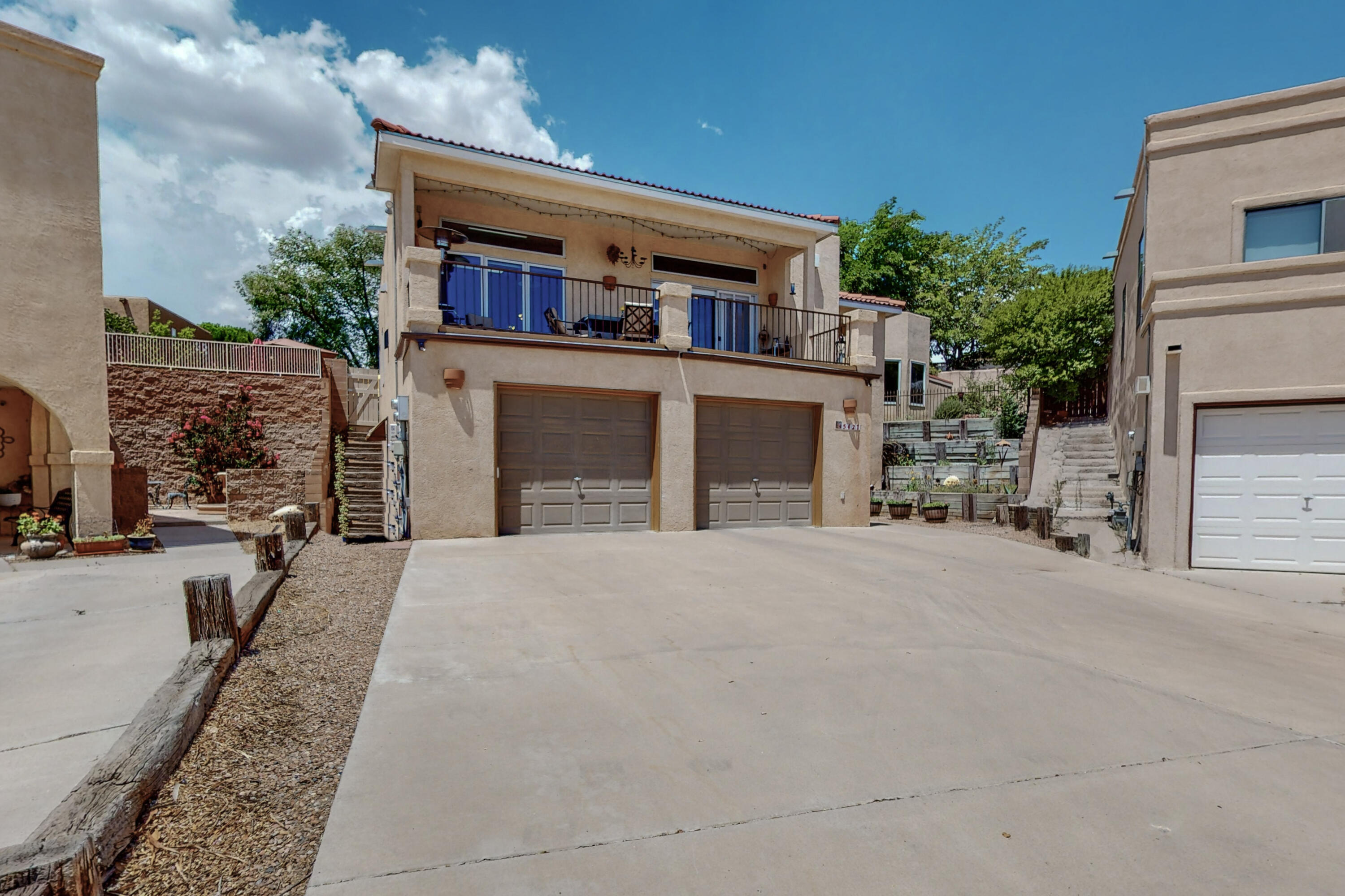 5427 La Colonia Drive NW