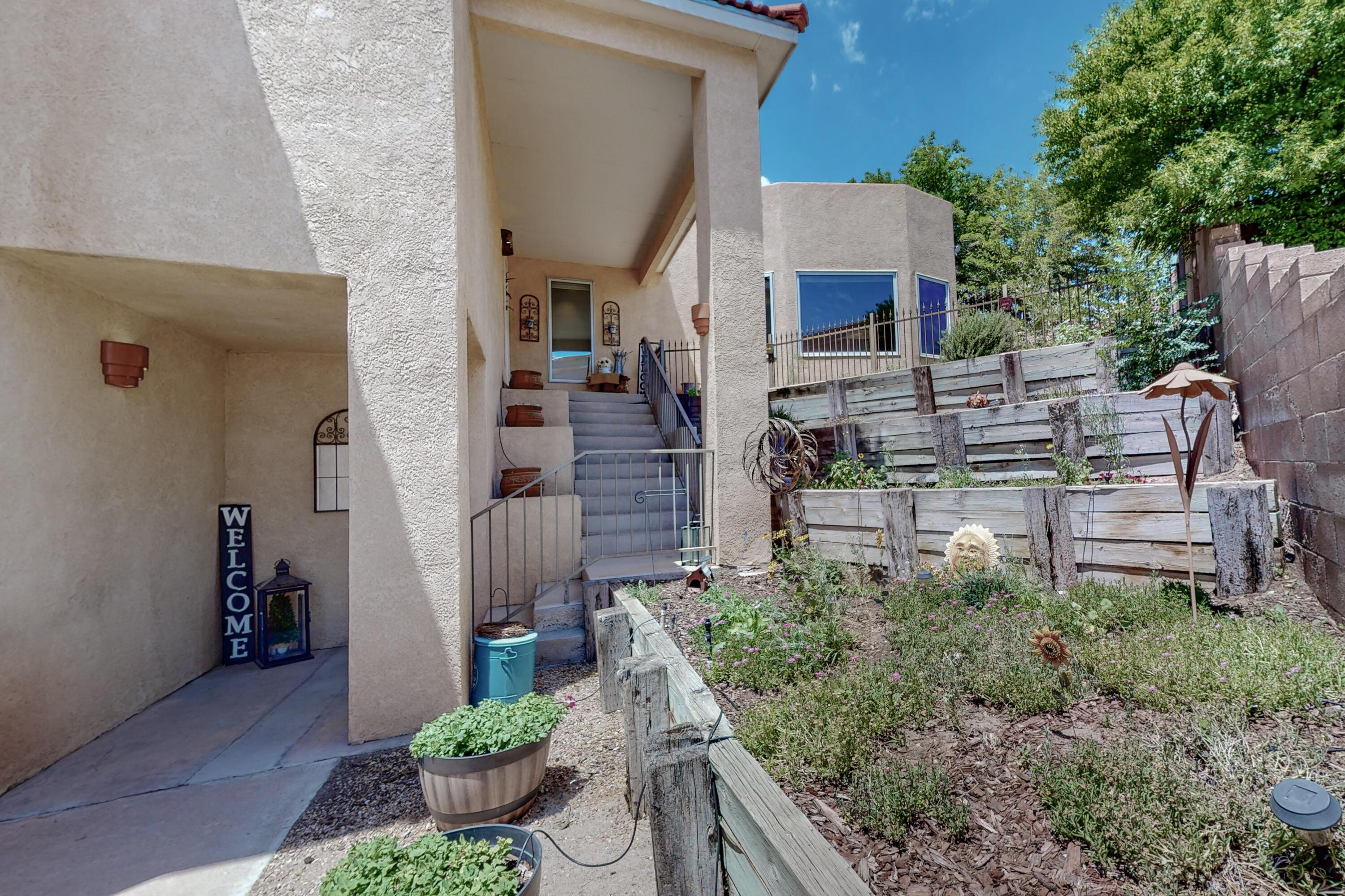 5427 La Colonia Drive NW