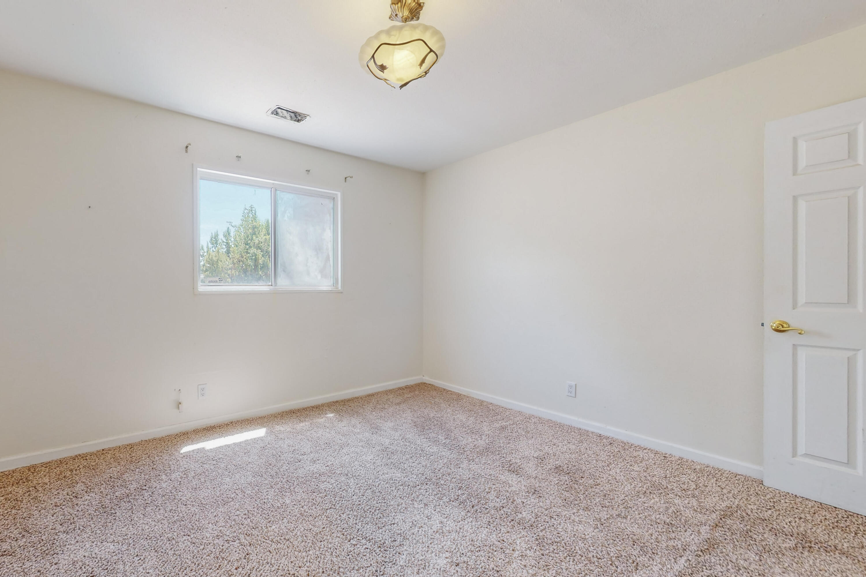 2433 Elizabeth Street NE