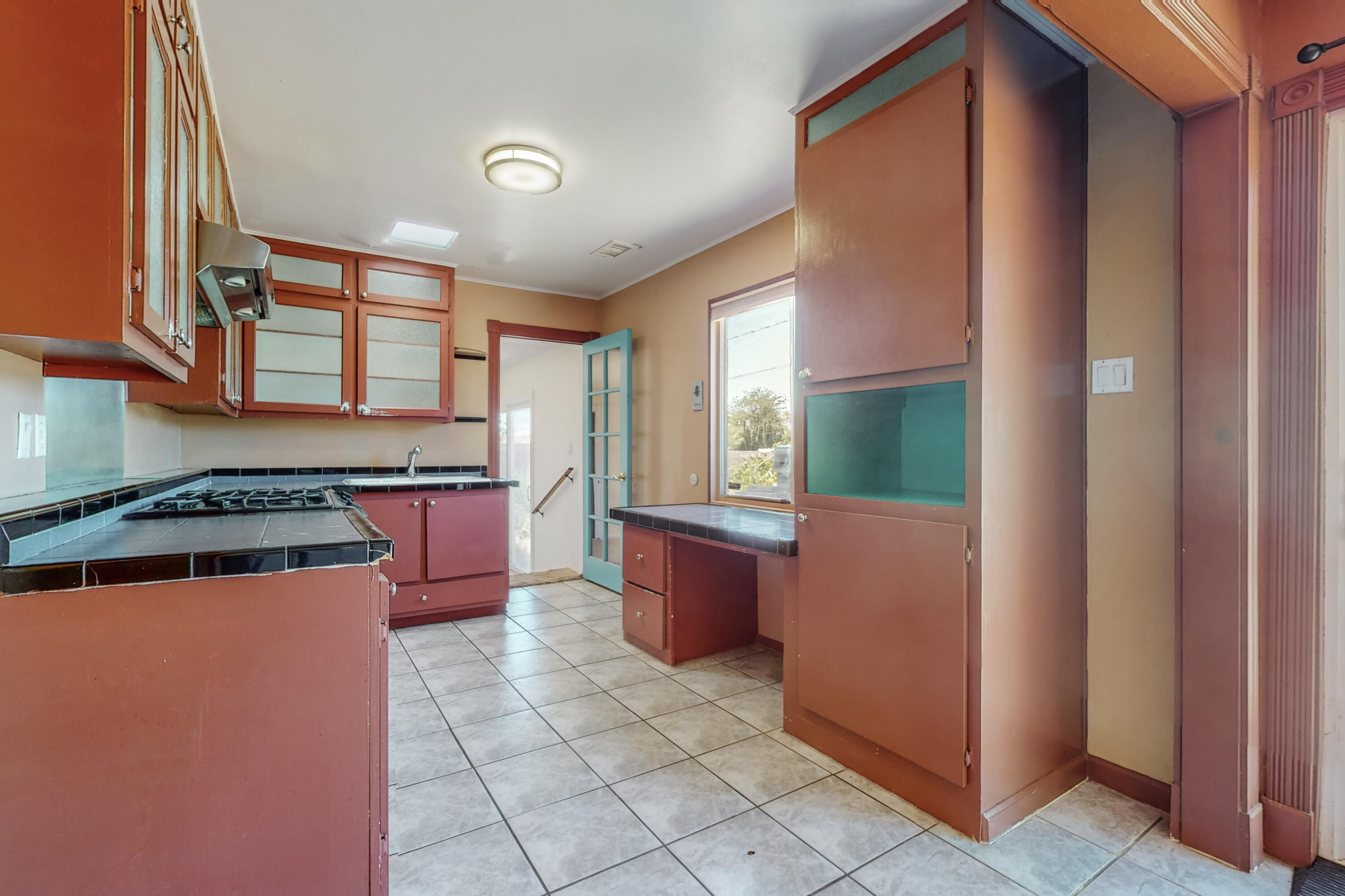 2433 Elizabeth Street NE