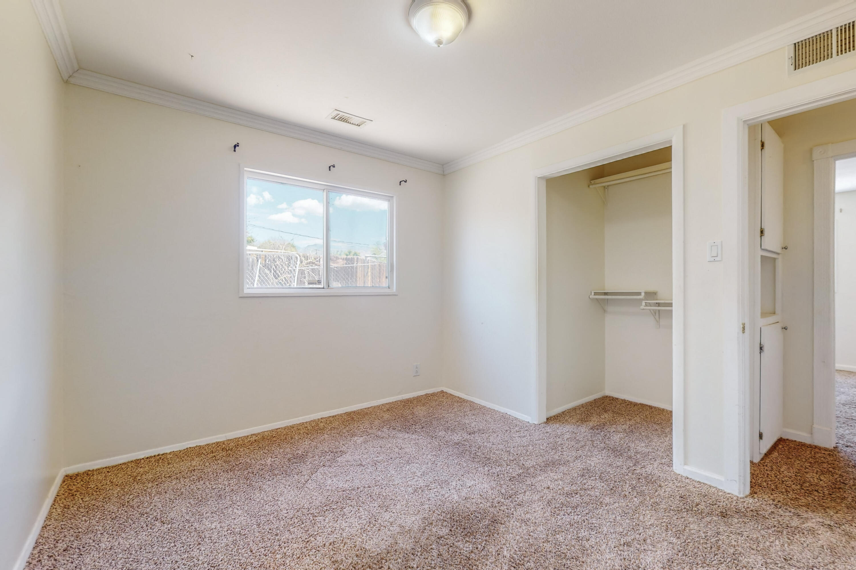 2433 Elizabeth Street NE