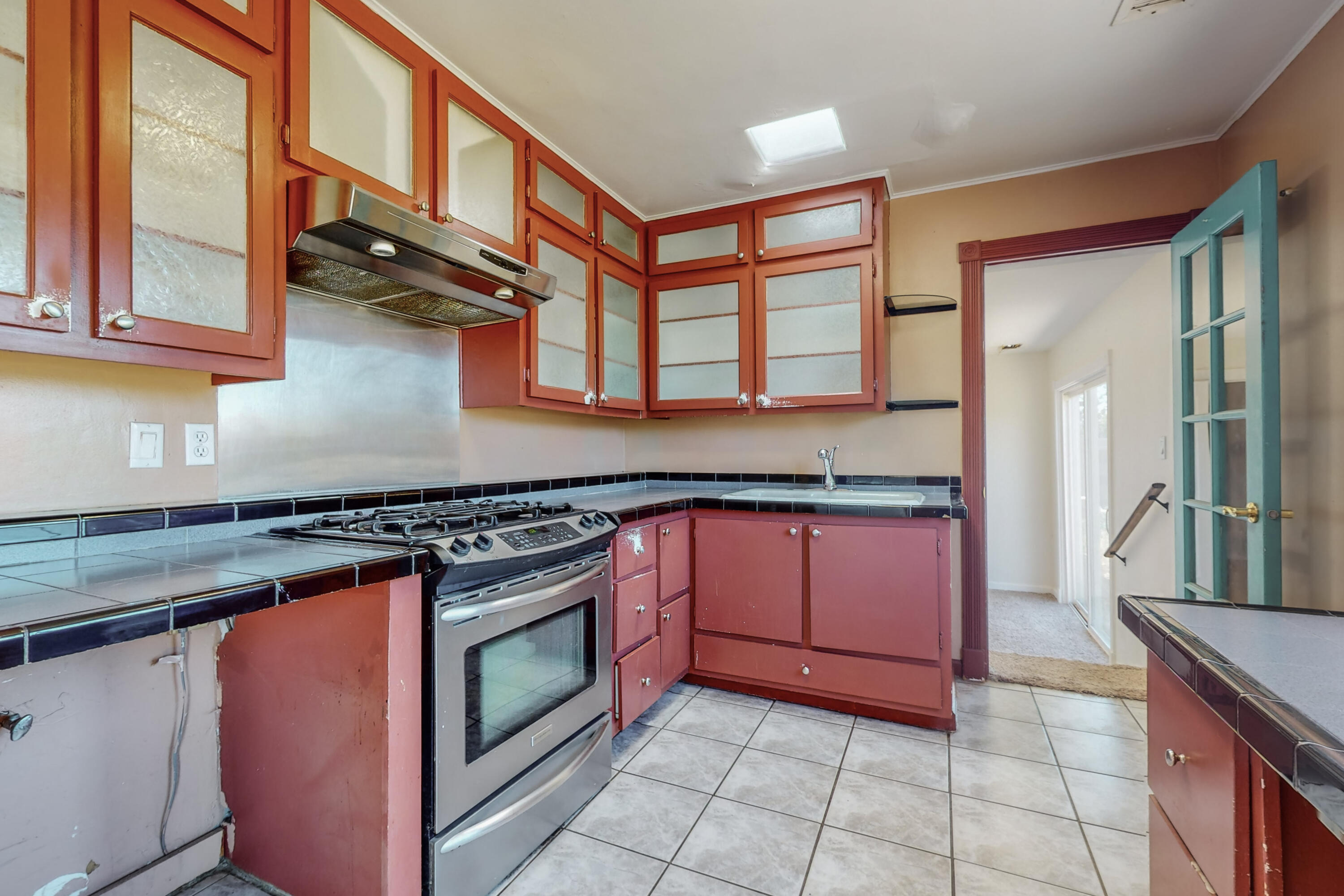 2433 Elizabeth Street NE