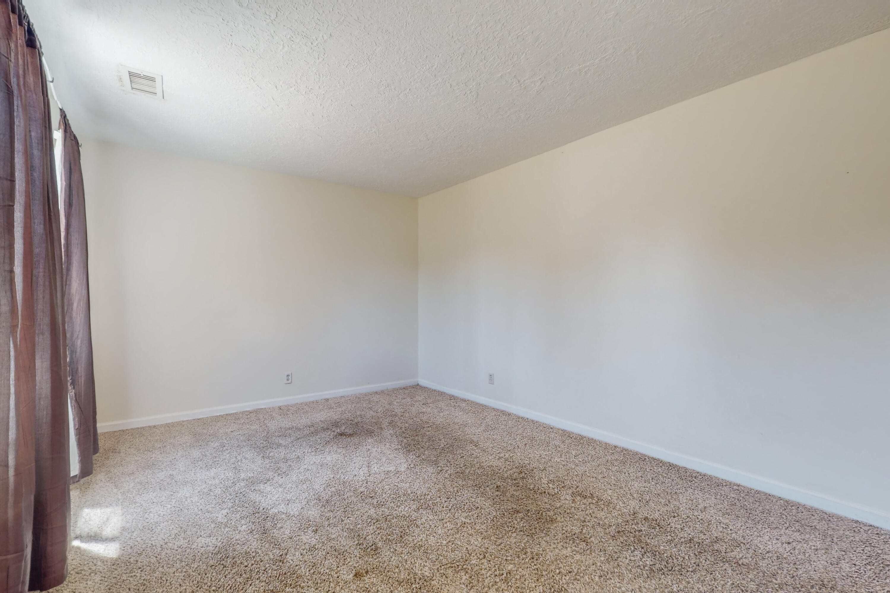 2433 Elizabeth Street NE