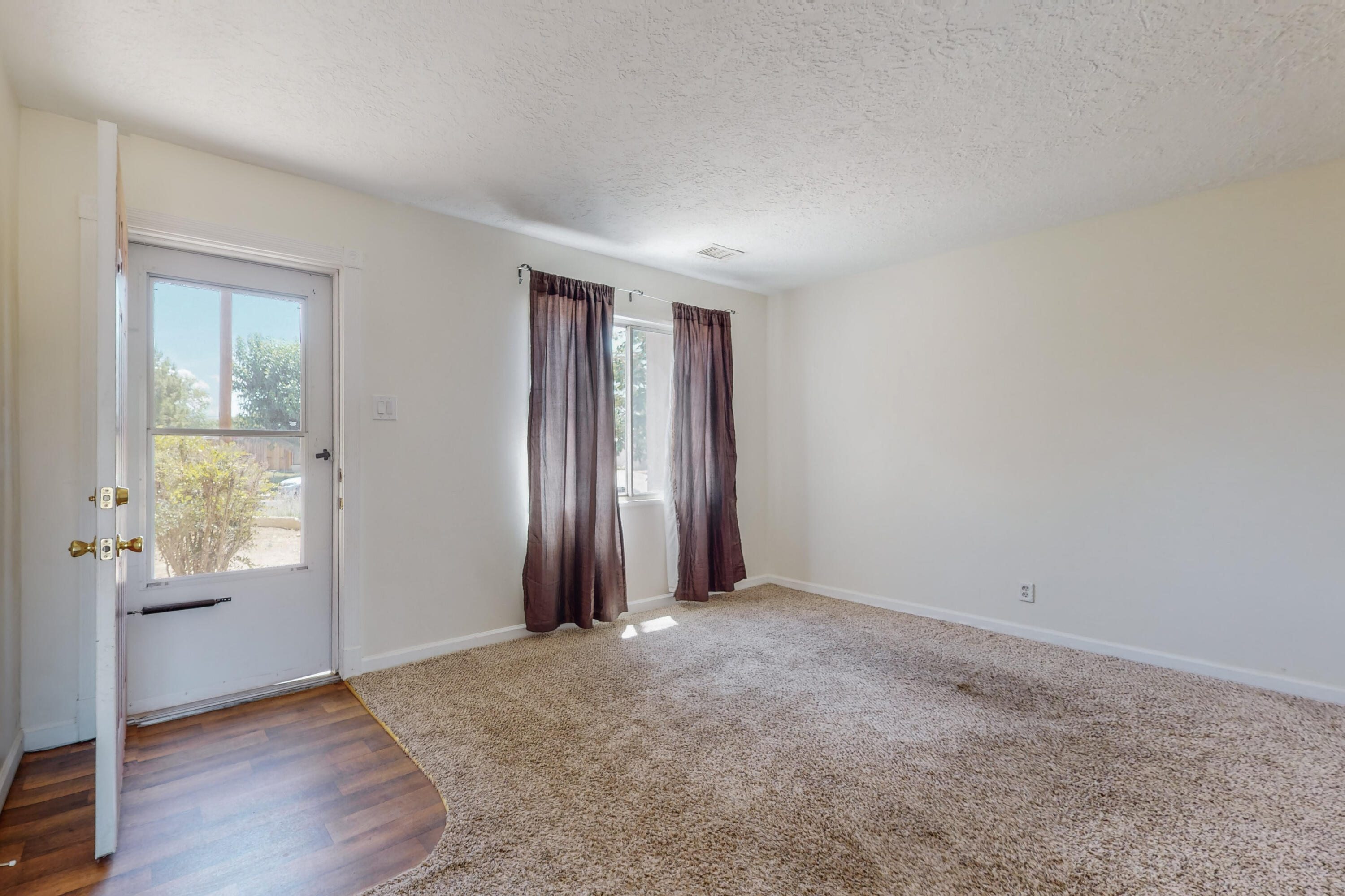 2433 Elizabeth Street NE