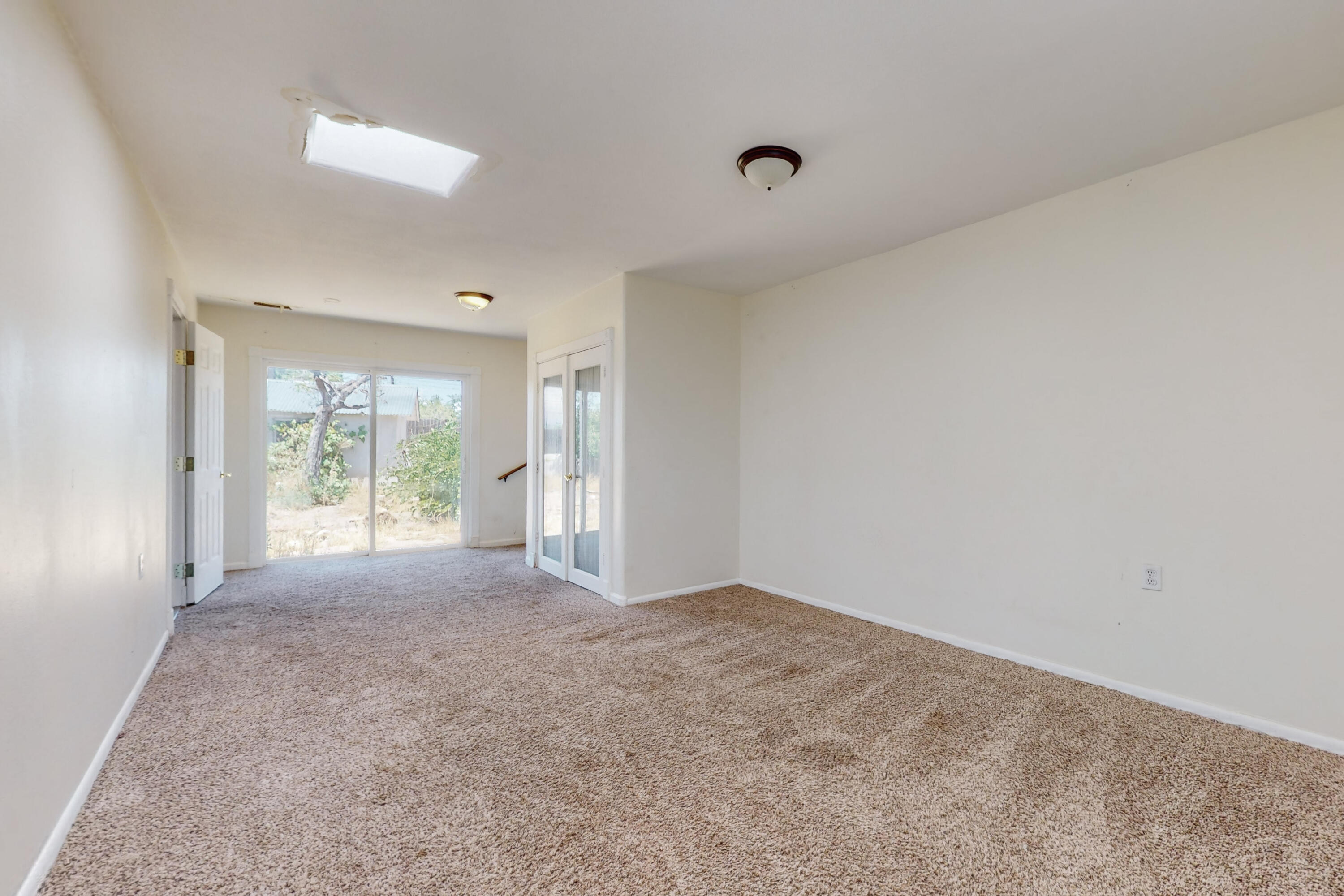 2433 Elizabeth Street NE